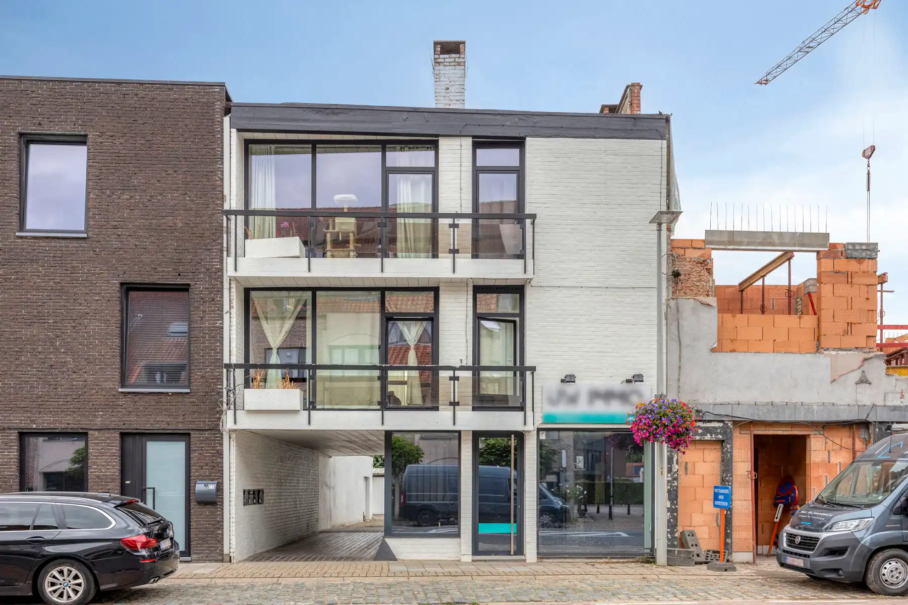 Opbrengsteigendom nabij het centrum van Wetteren - 3 units foto {{pictureIndex}}