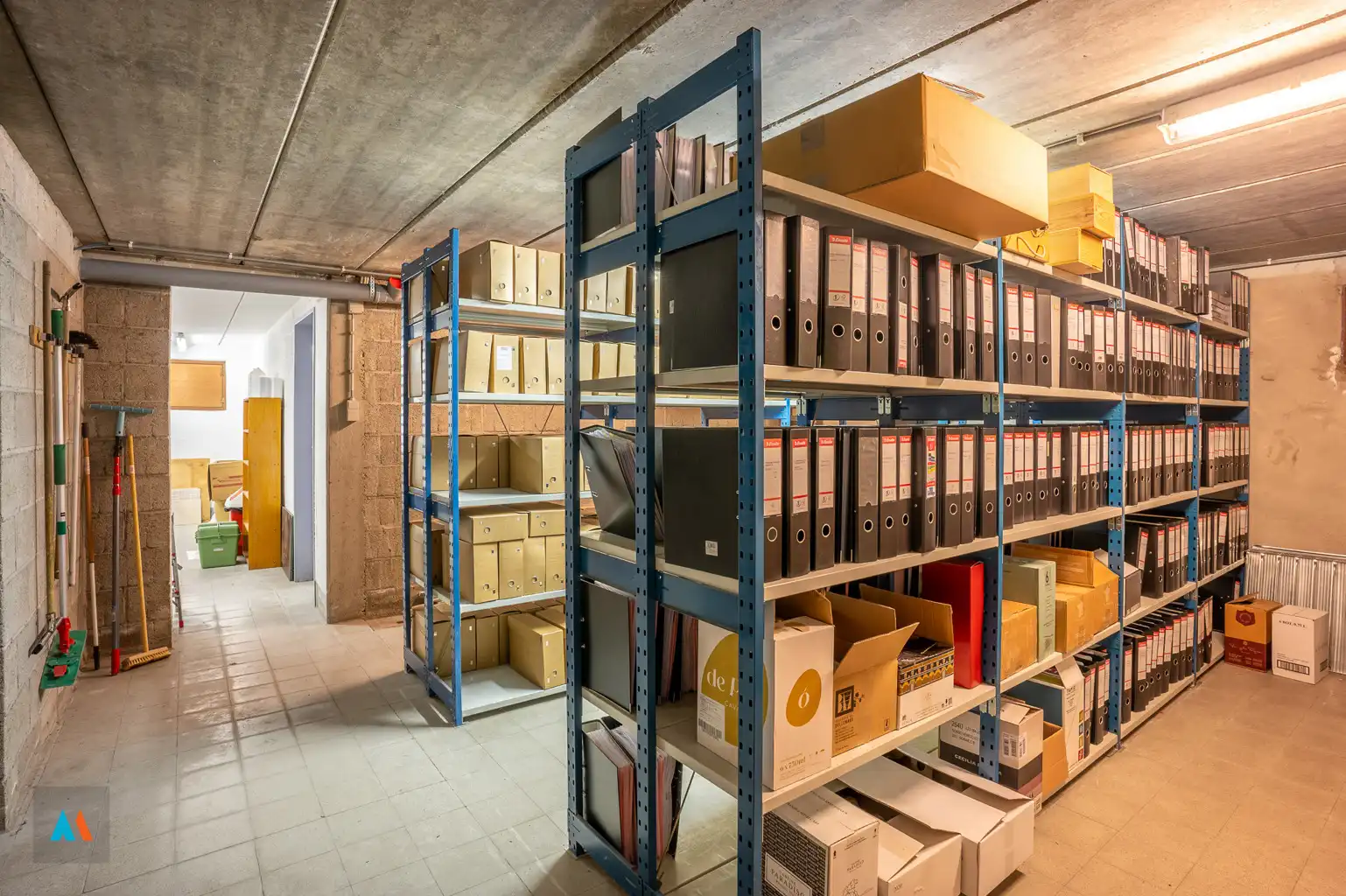 Kantoorgebouw met dakappartement foto 26