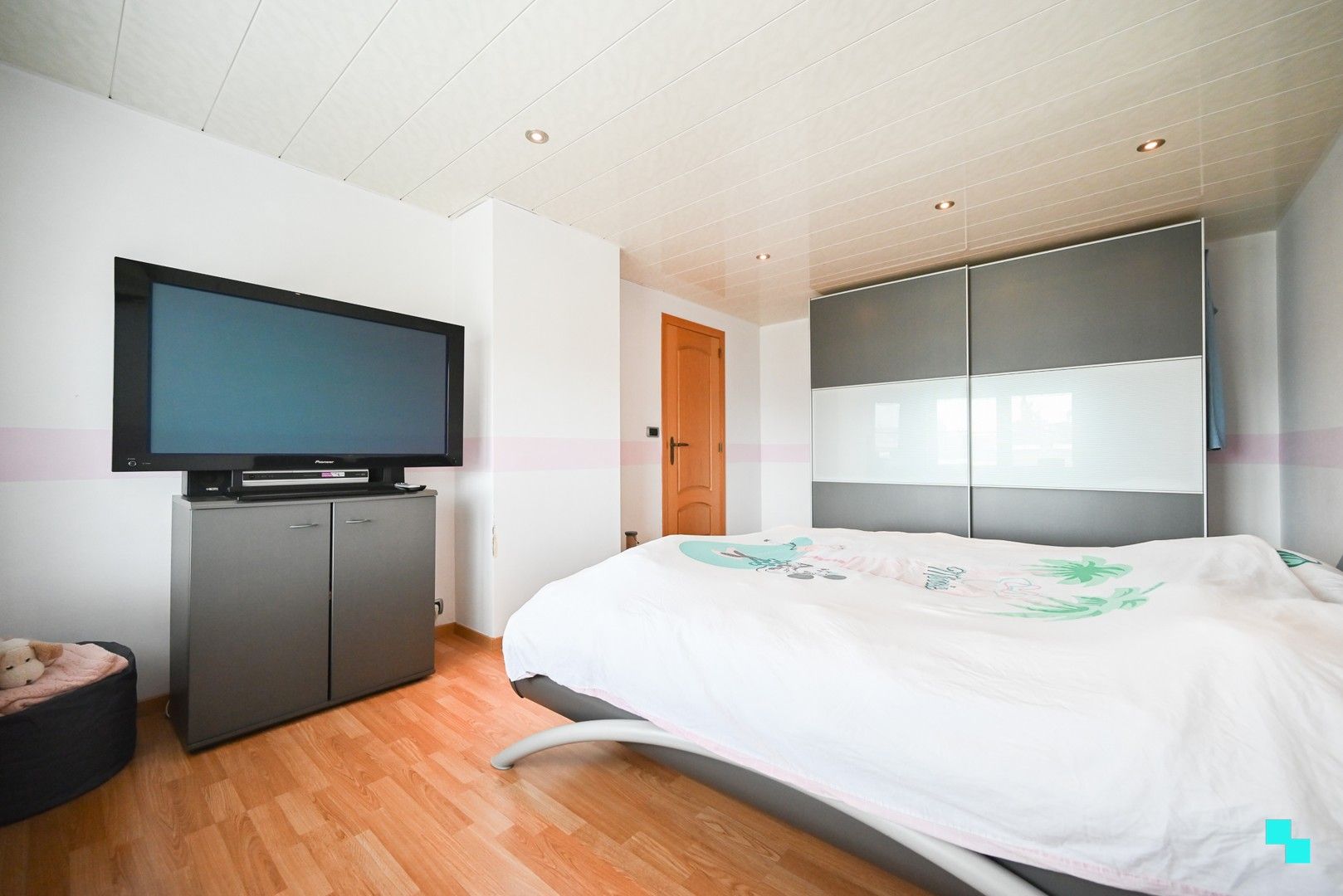 Verrassend ruime woning met 4 slaapkamers te Roeselare foto 24