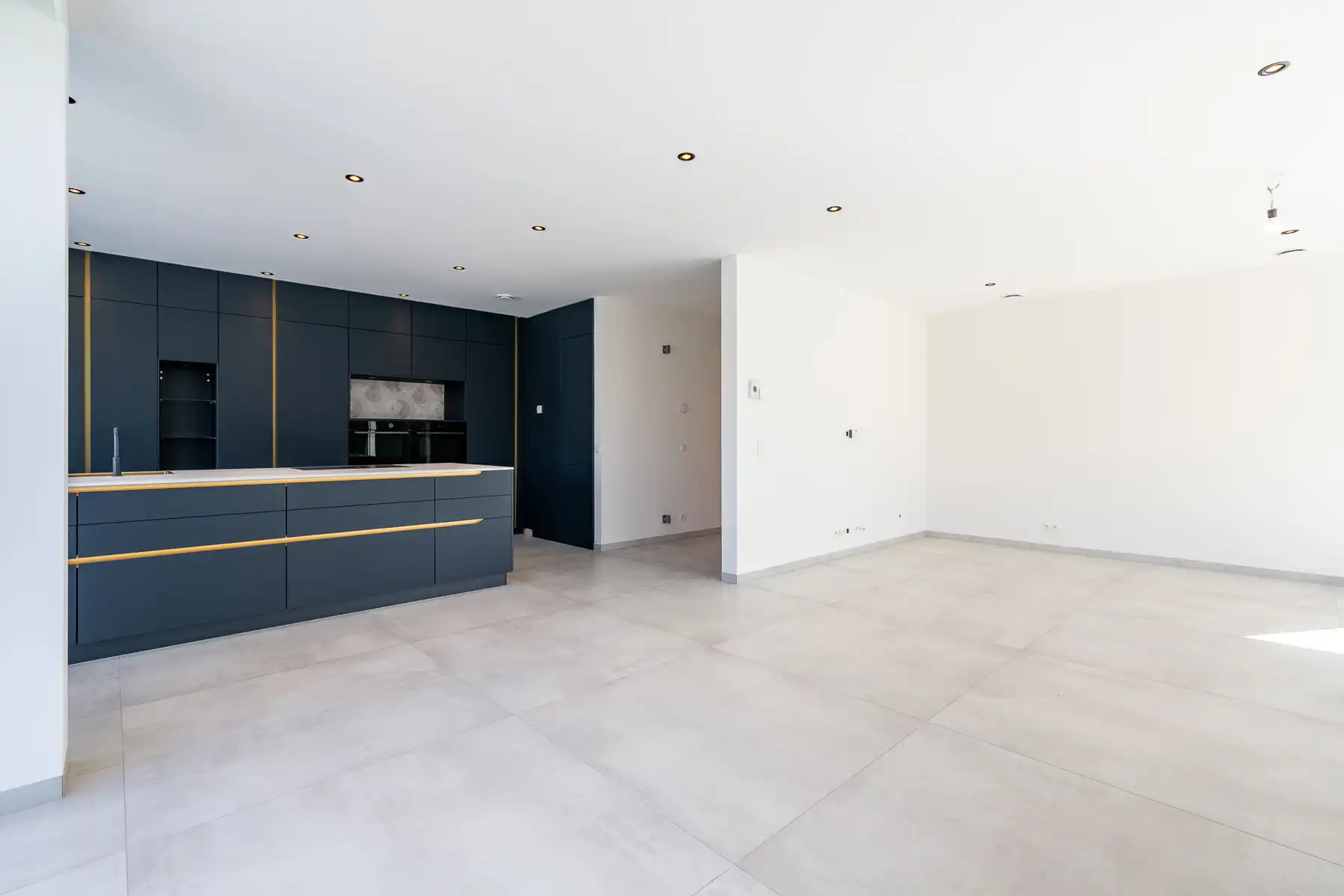 Prachtige ongemeubelde nieuwbouwwoning nabij het centrum van Knokke foto 14