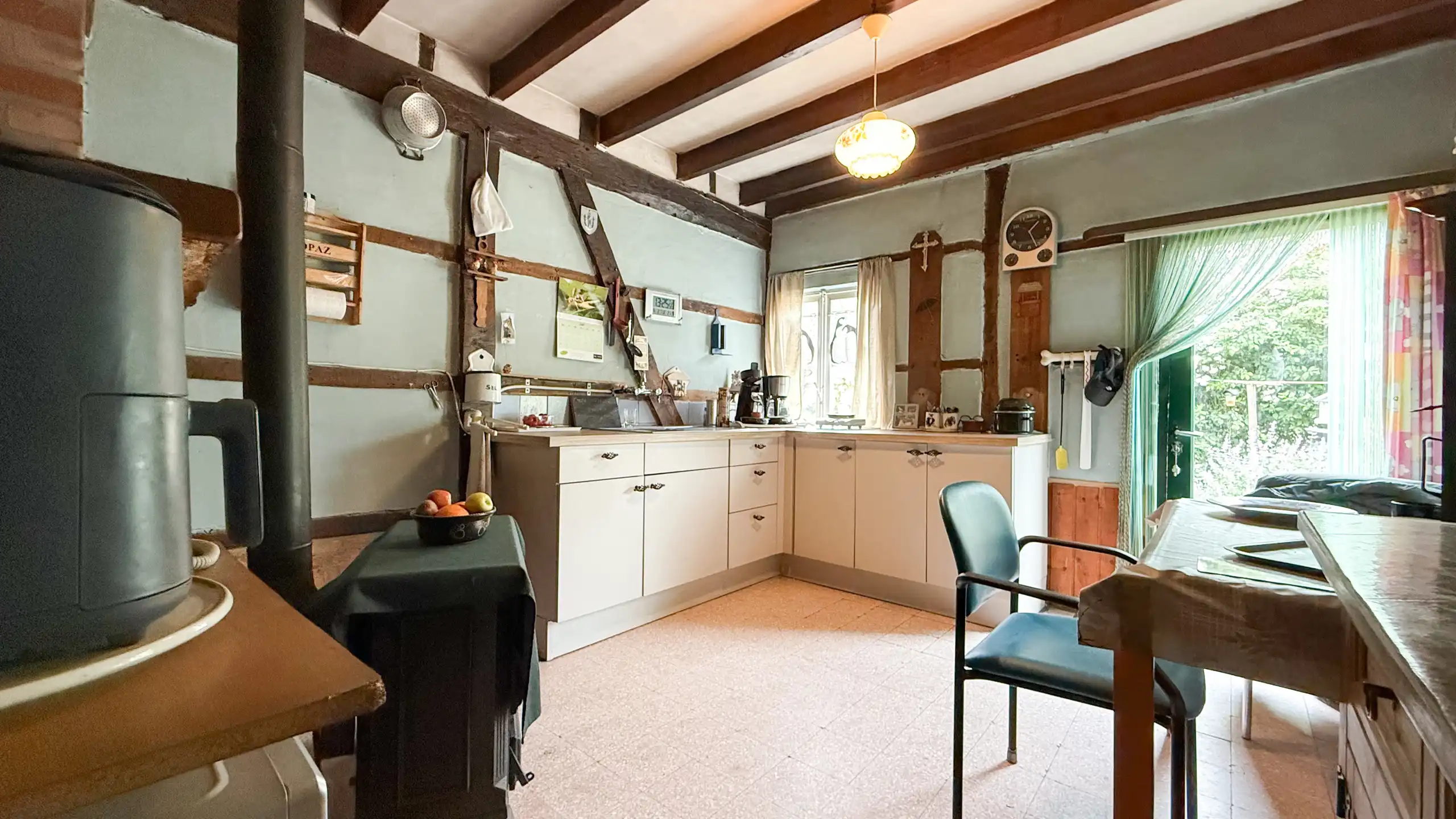 Authentieke hoeve met perceel van 68are en 2slpks! foto 15