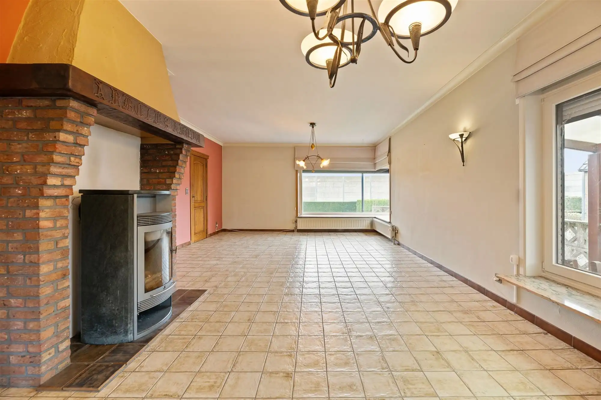 OP TE FRISSEN WONING MET 3 SLAAPKAMERS GELEGEN OP EEN RUIM PERCEEL VAN 11A70CA TE PAAL foto 2