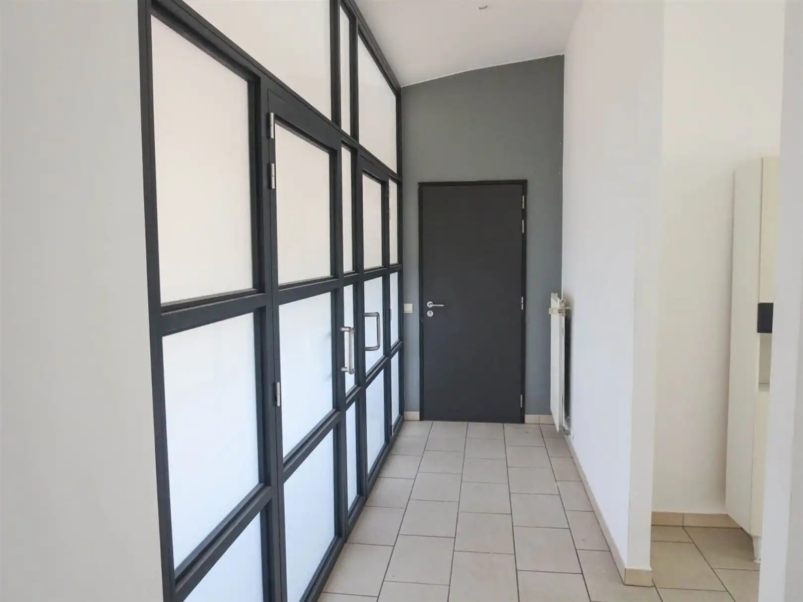 Centraal gelegen 2 slaapkamer appartement met ruim terras foto 2