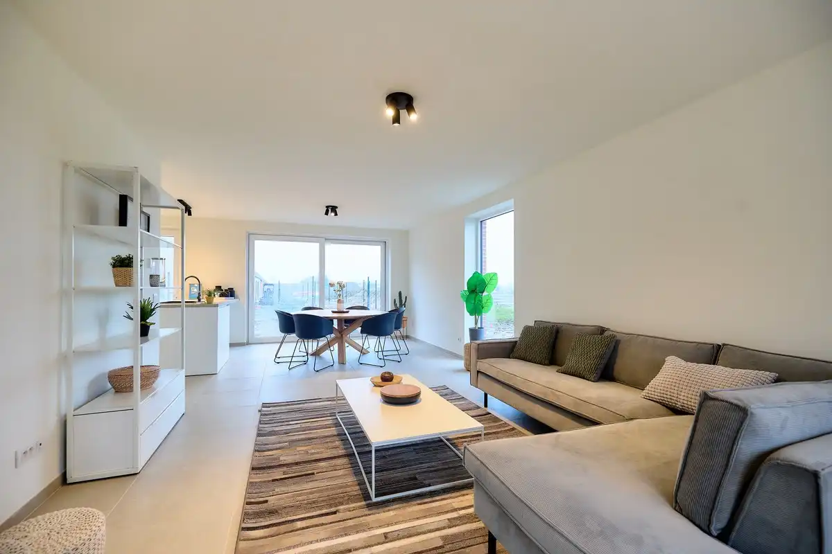 Afgewerkte halfopen nieuwbouwwoning te Roeselare foto 11