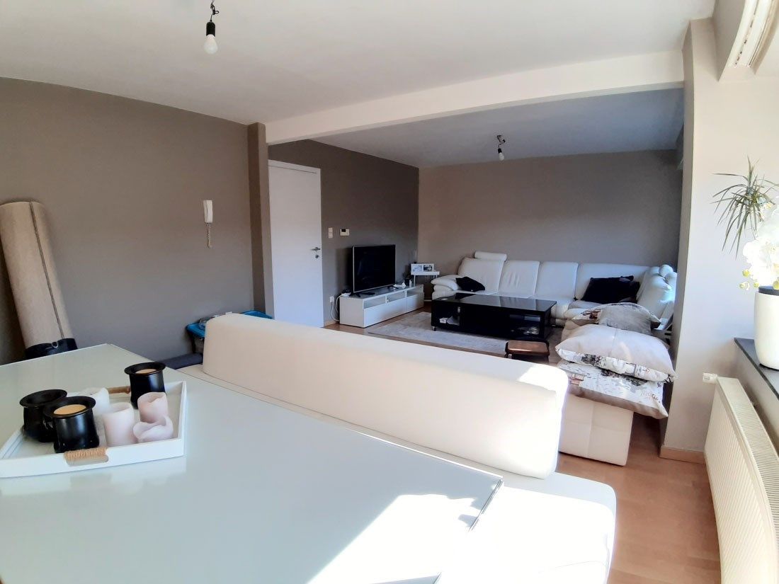 Zeer Ruim duplex appartement te Houthalen foto 2