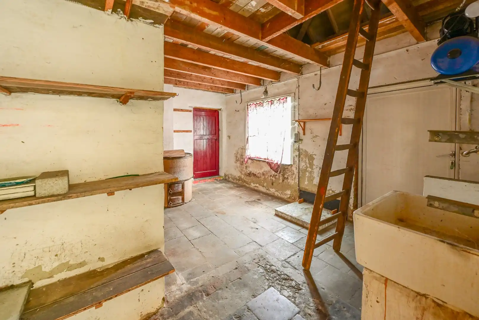 Ruime te renoveren woning met 5 slaapkamers en grote tuin in het centrum van Wingene foto 15