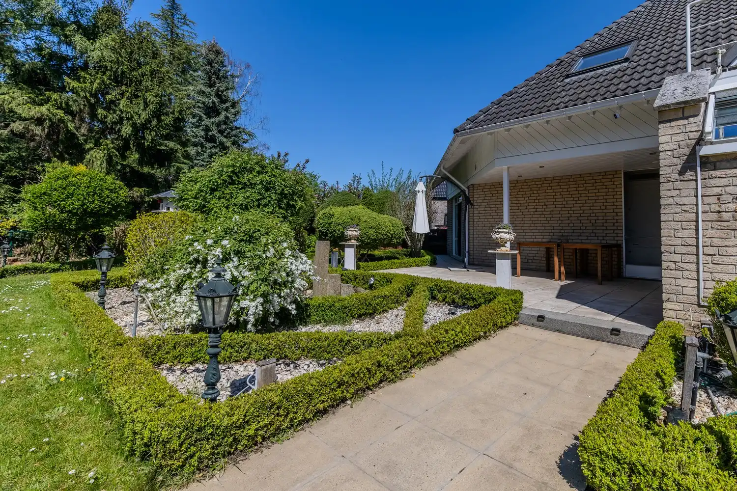 Ruime, instapklare vrijstaande woning met 5 slaapkamers en 3 badkamers in het gezellige Neerharen! foto 39