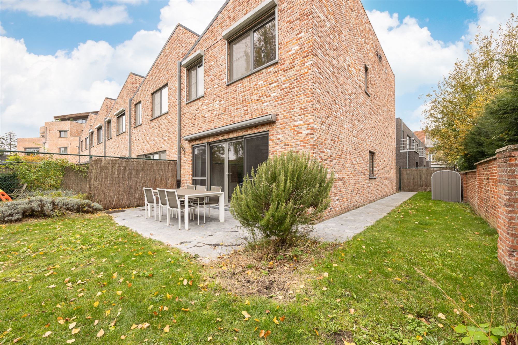 Halfopen energiezuinige woning met drie slaapkamers foto 23