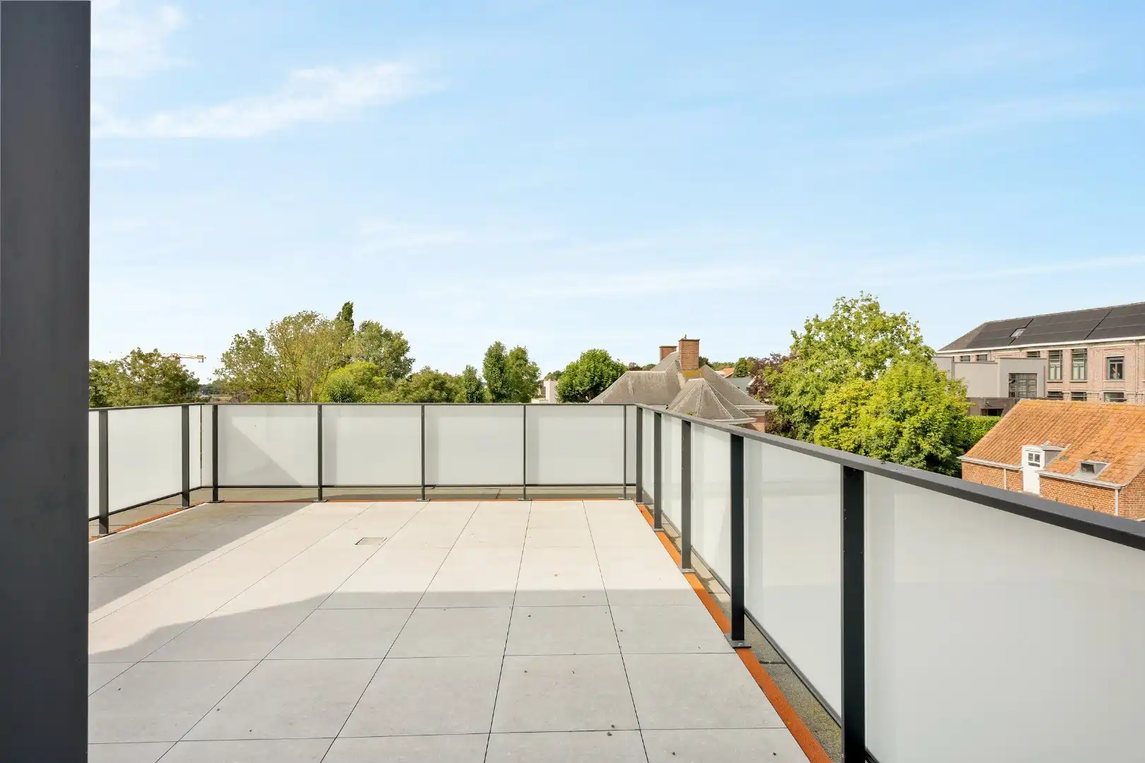 Nieuwbouwappartement met 3 slaapkamers en 2 badkamers, zonneterras en overdekte parking in Beselare foto 11