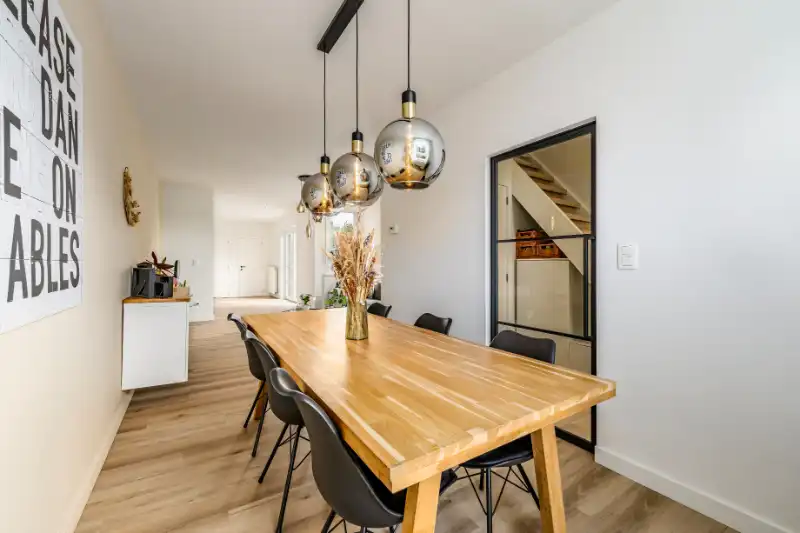 Knap gerenoveerde instapklare HOB op 445m² aan de stadsrand foto 6