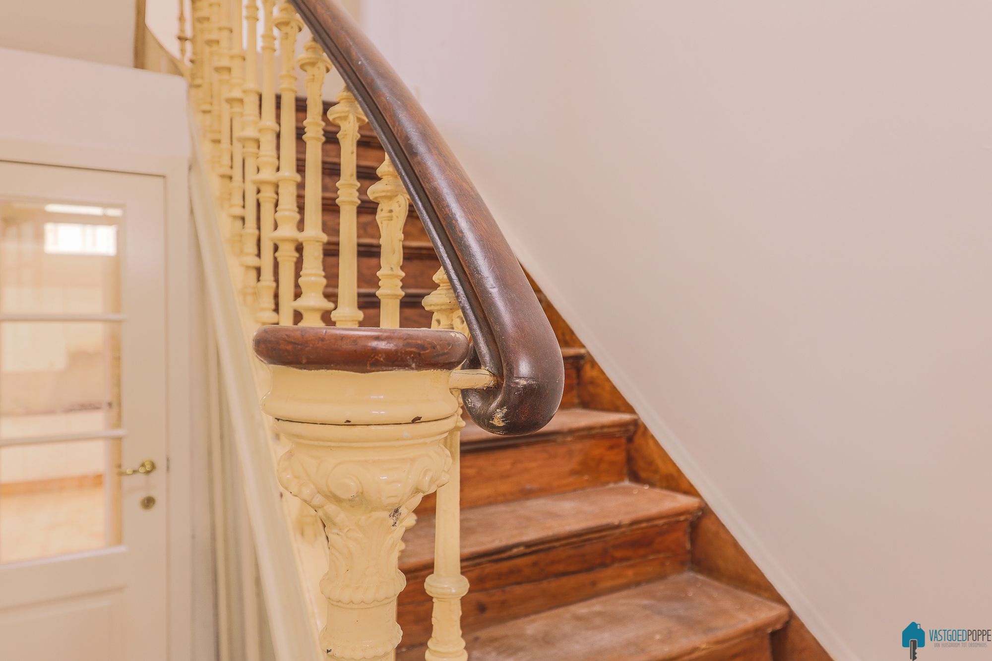 Ruim herenhuis met tuin en garage foto 11