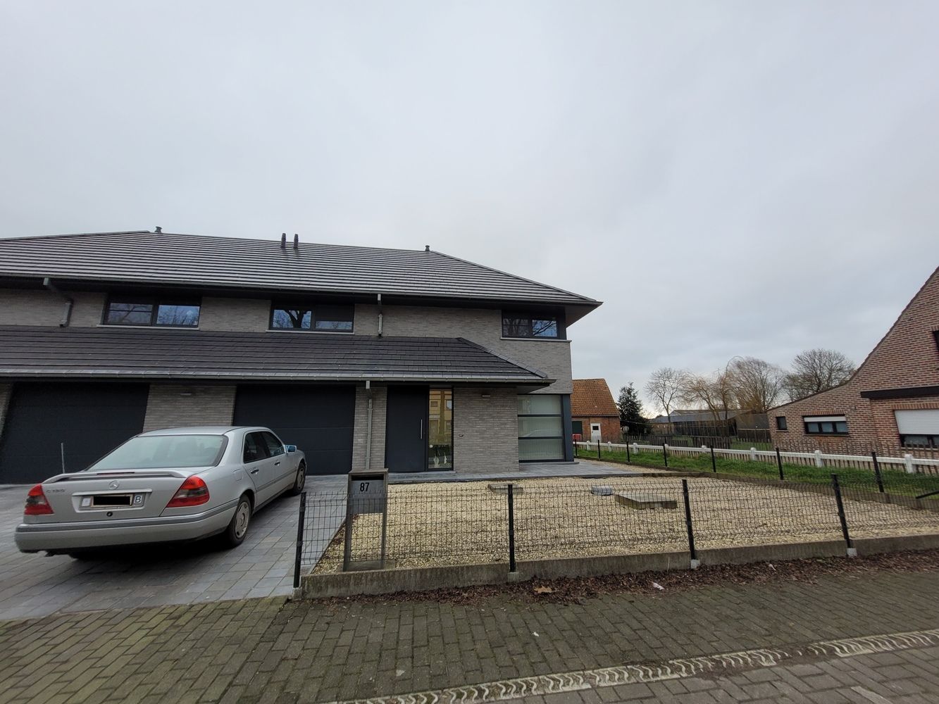 Half openbebouwing met 3 slaapkamers op centrale locatie foto {{pictureIndex}}