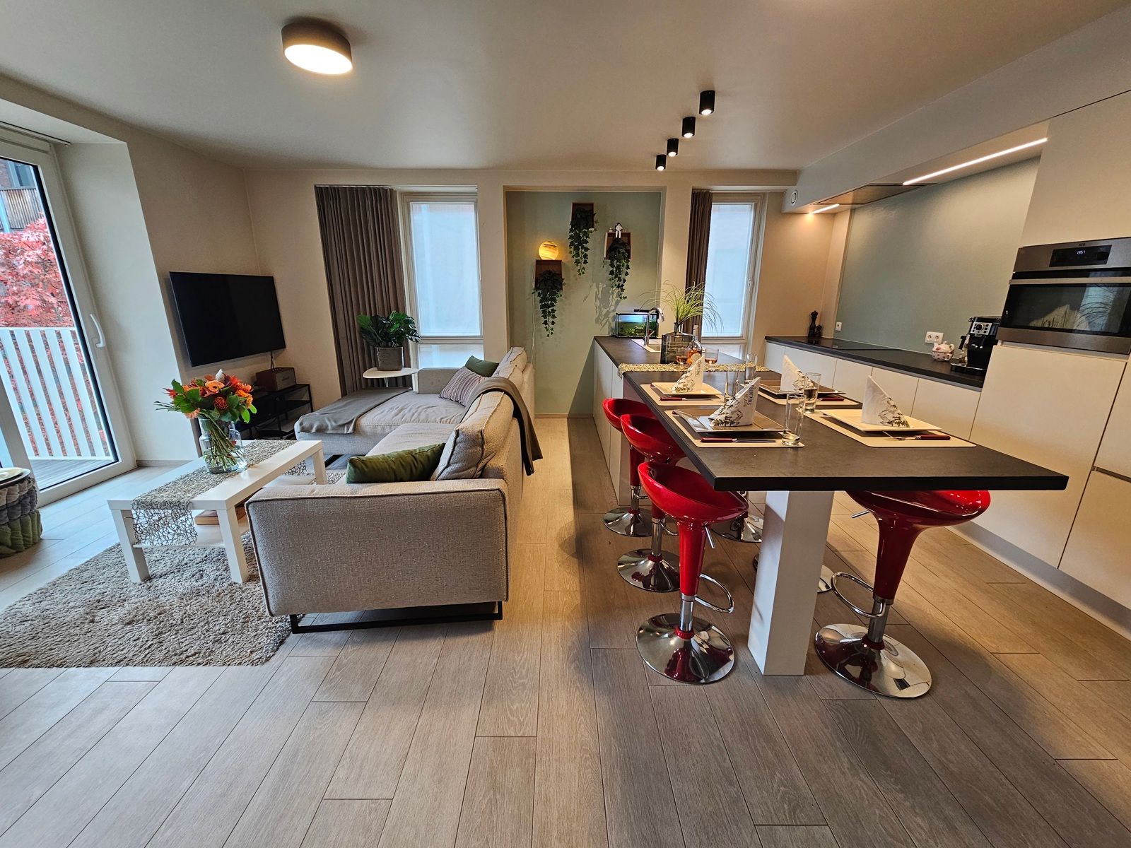 Zaaaaaalig appartement met 2 slaapkamers centrum Kortrijk ! foto {{pictureIndex}}