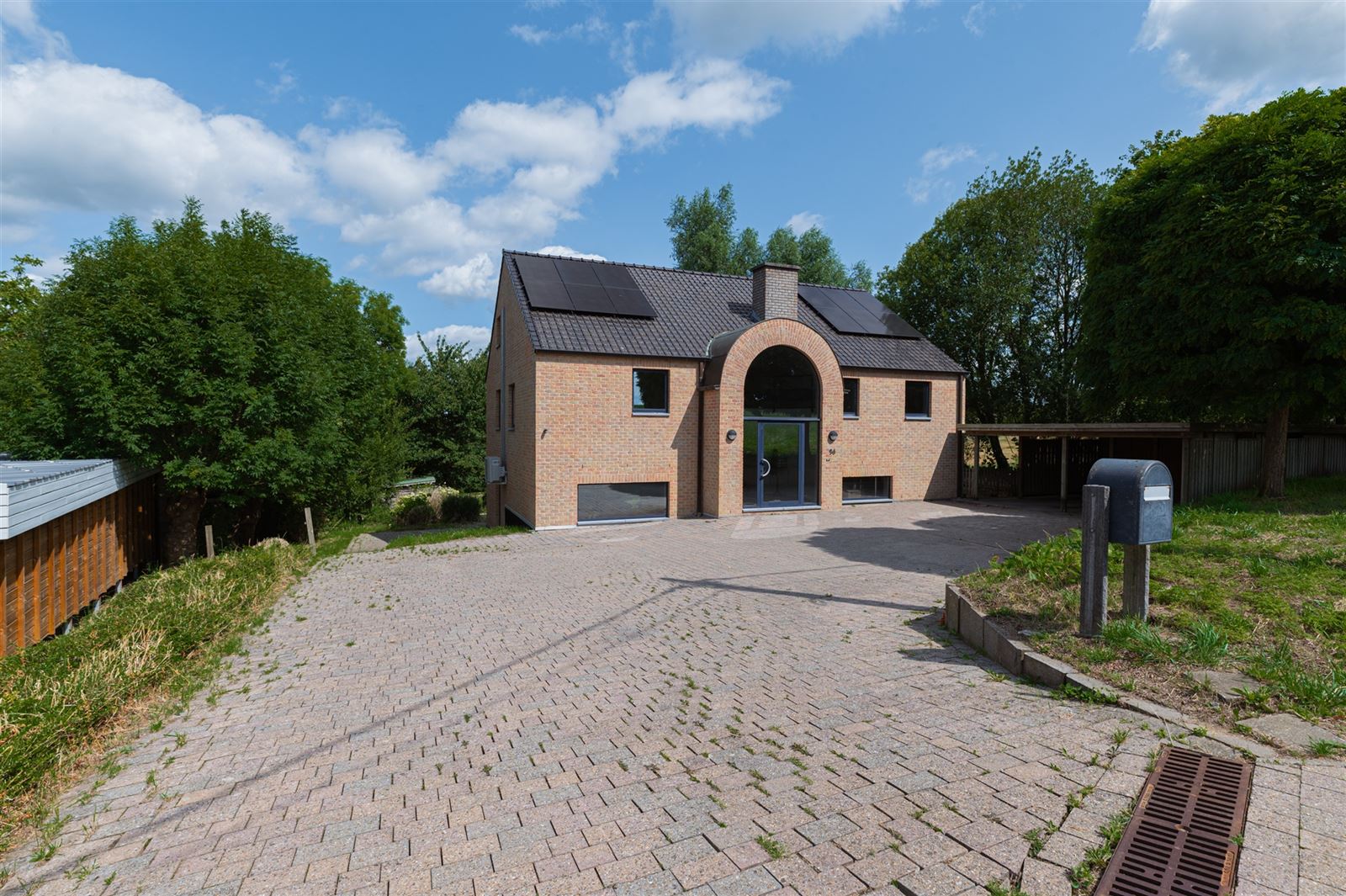 Instapklare, recent gerenoveerde villa te Zwalm! foto 2