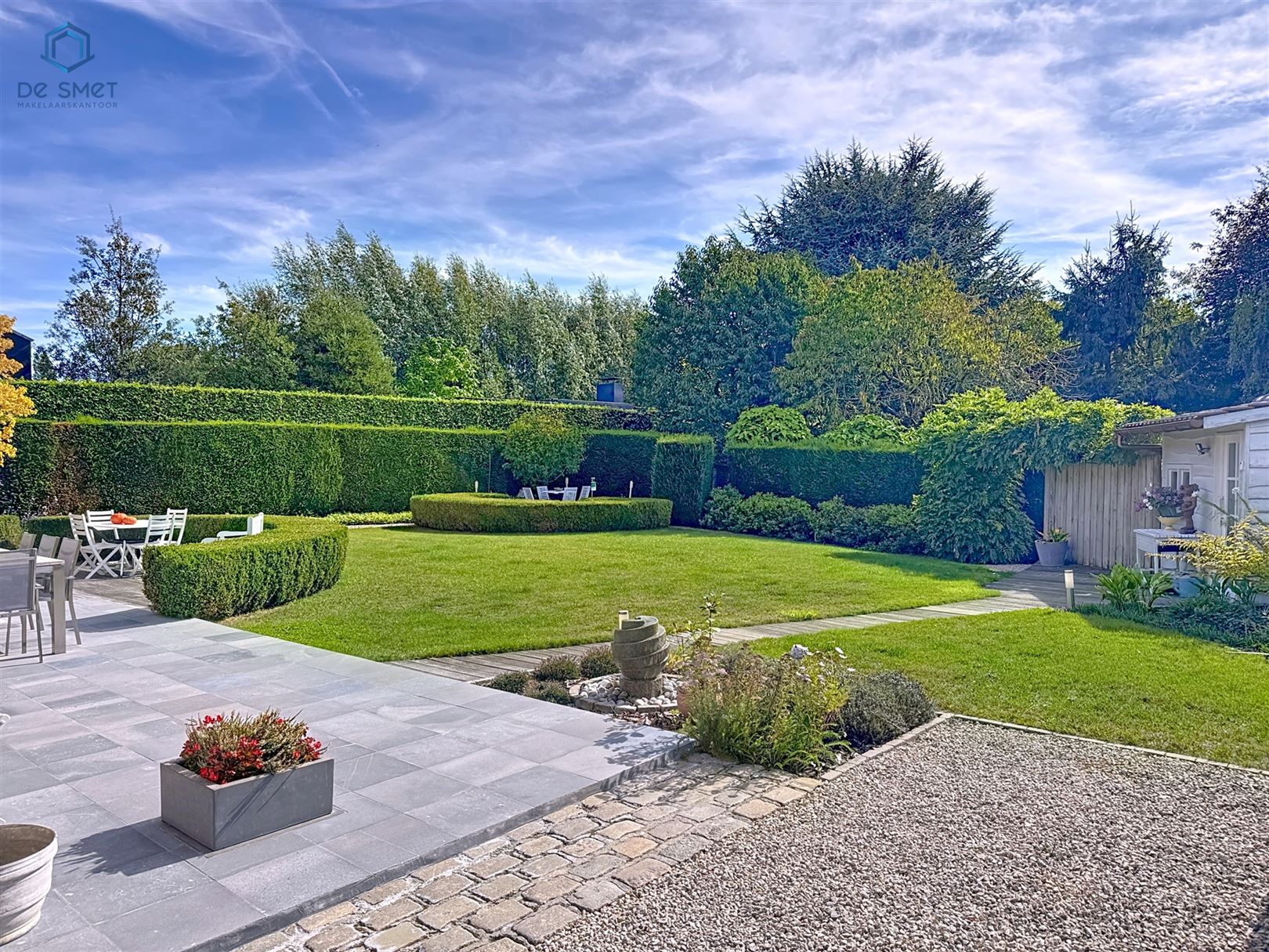 Ruime open bebouwing met 3 slks en prachtige tuin foto 19