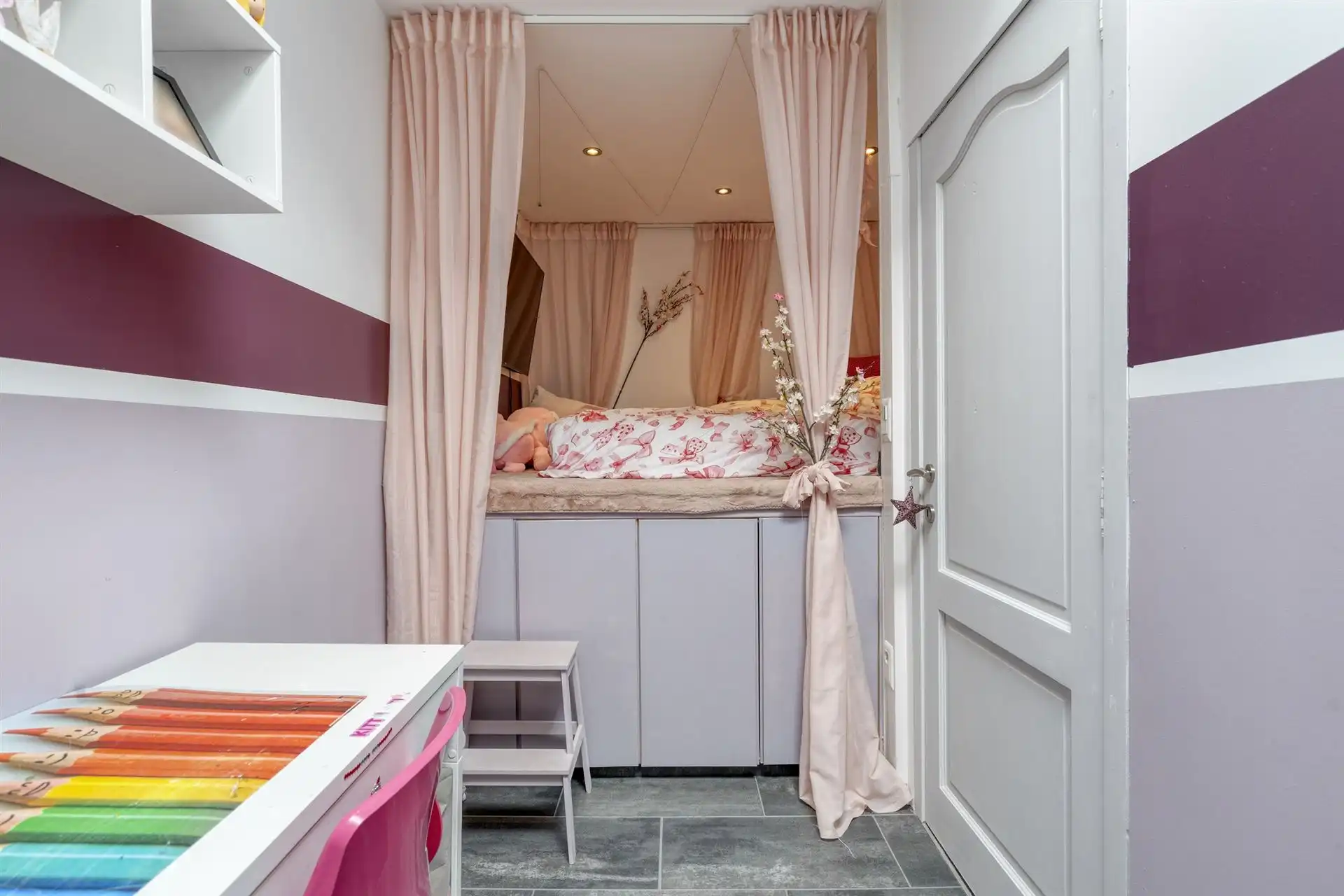 Ruime woning met handelsruimte(57m²)en opslagruimte(462m²). foto 18