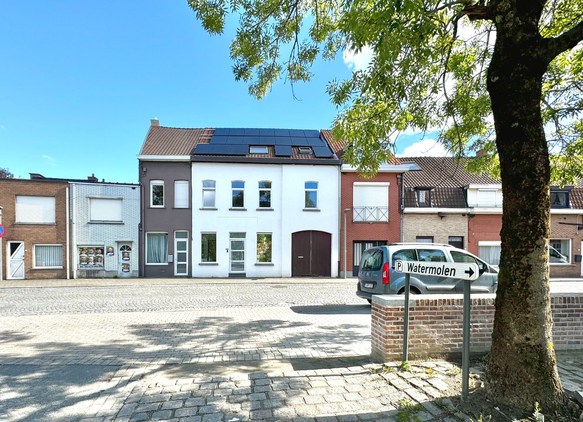 Gerenoveerde woning op de grens Kortrijk-Heule foto 2