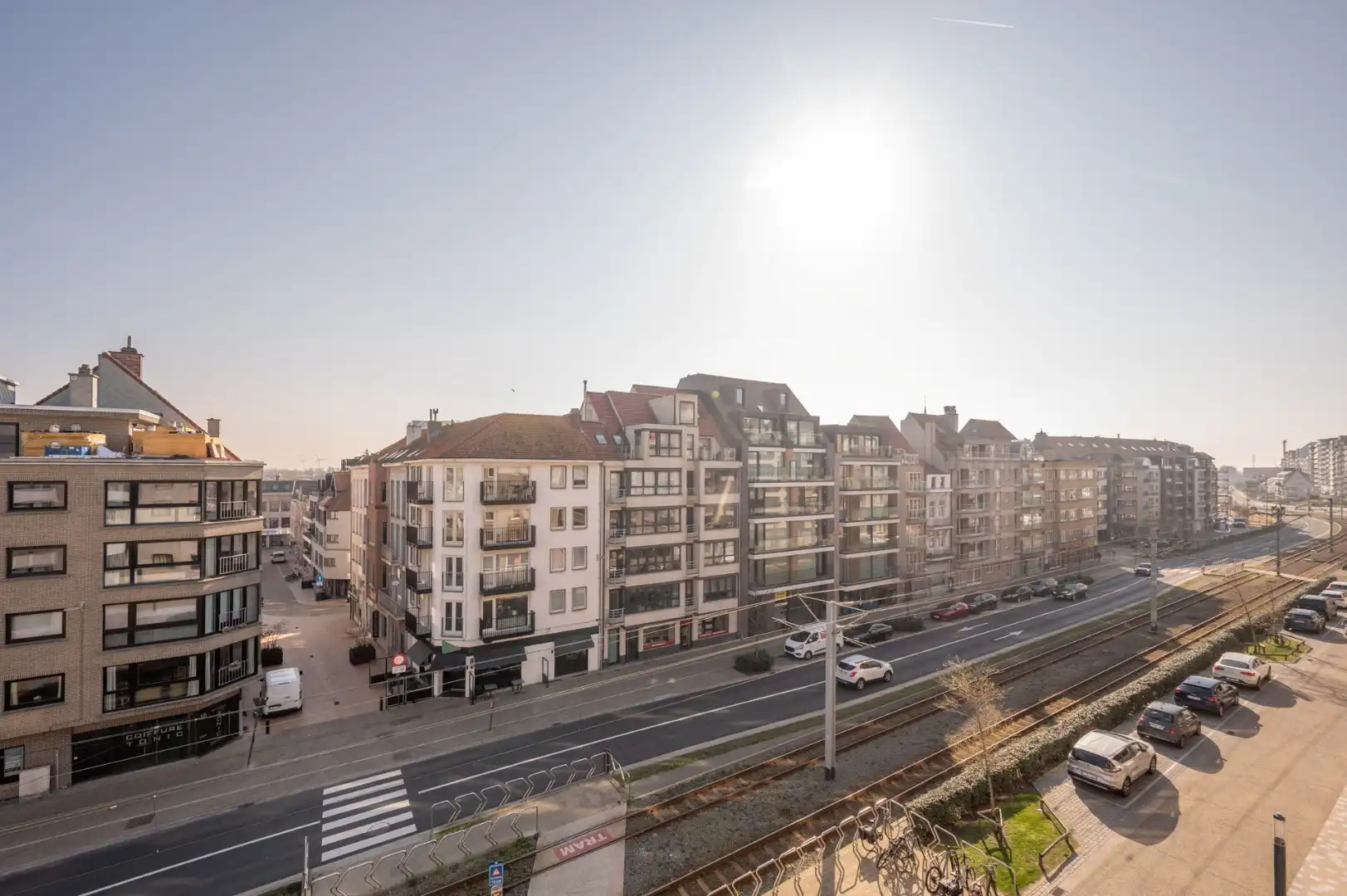 Uiterst ruim appartement met 3 slaapkamers en 2 badkamers   foto 21