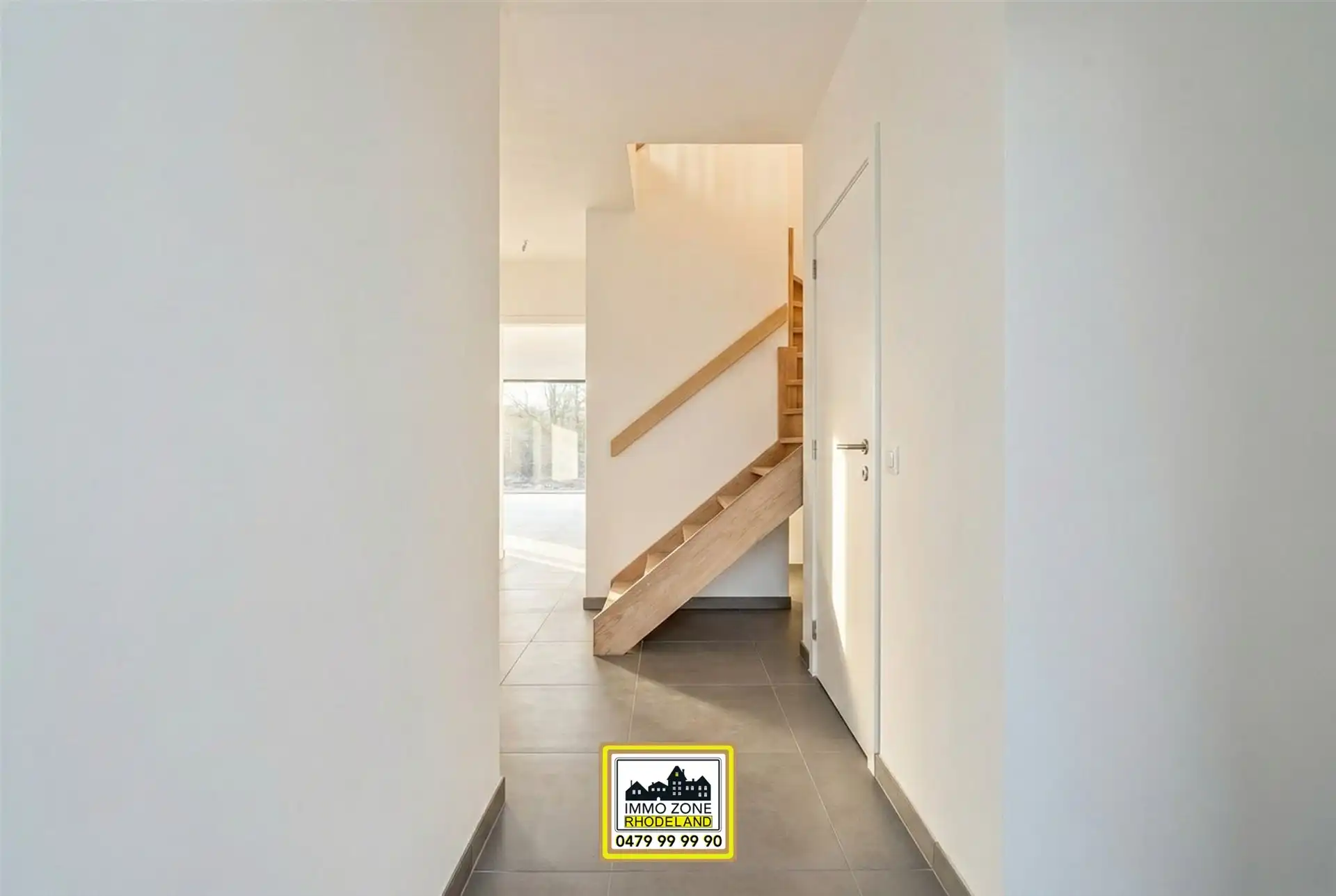 Prachtige nieuwbouw woning met 3 slpks, garage en tuin foto 3