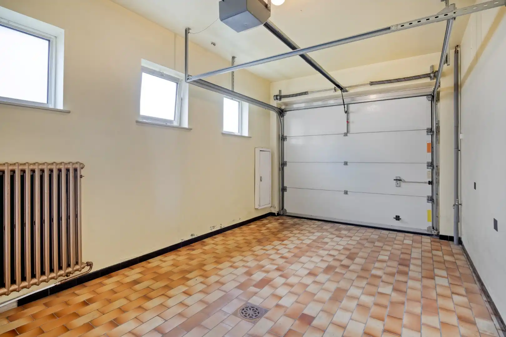 Ruim ingedeelde woning met ioa 4 slpks op een rustige en centrale ligging. foto 21