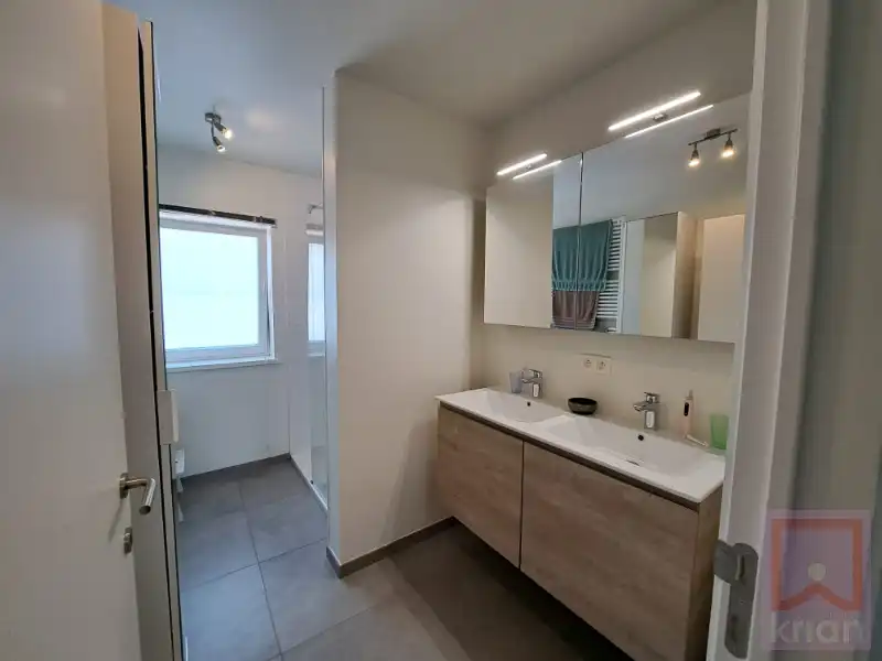 Instapklaar, 2-slpk appartement met terras en carport in het centrum van Geel foto 14