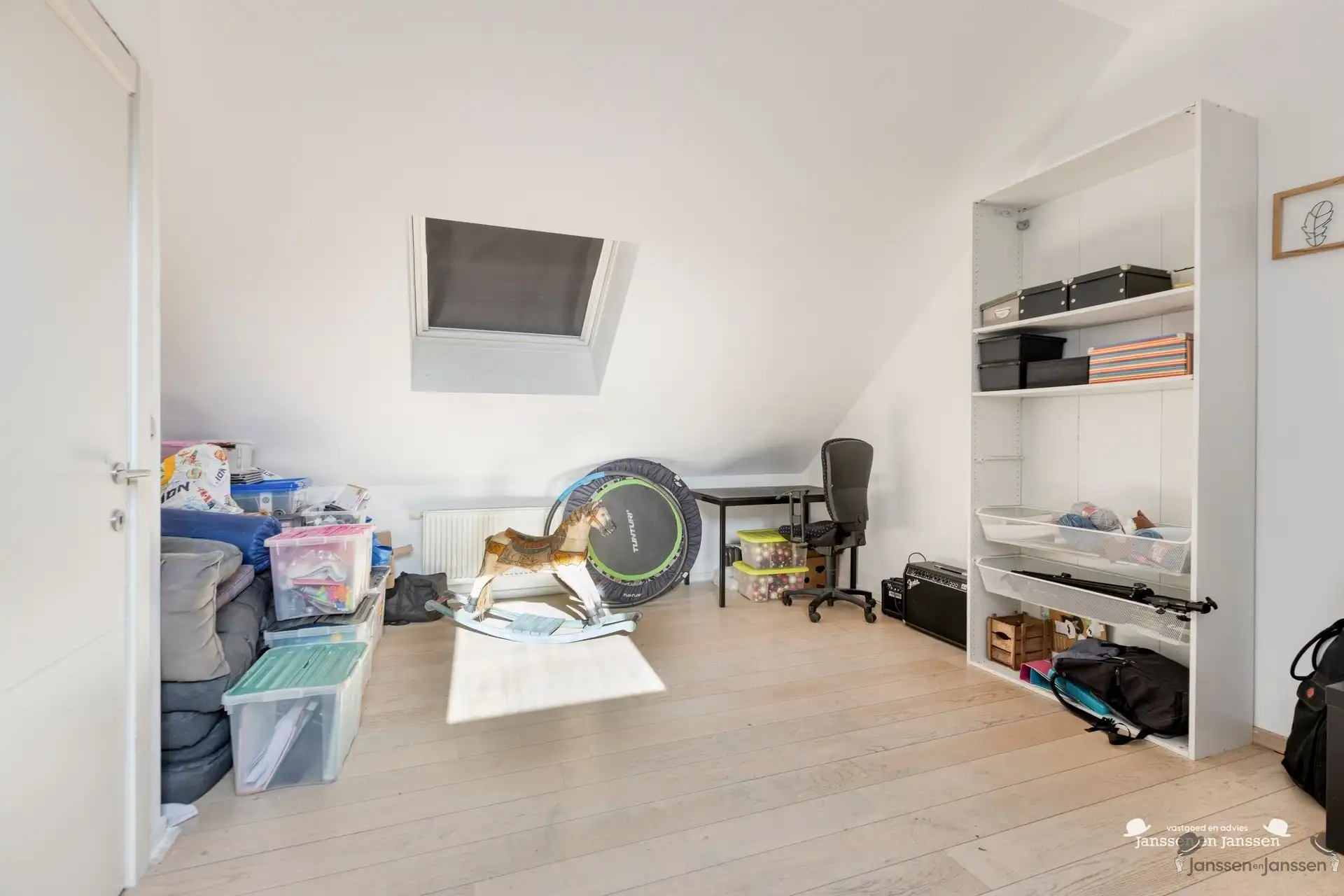 Instapklare rijwoning met 3 slaapkamers, terras en diepe tuin in Hasselt foto 19