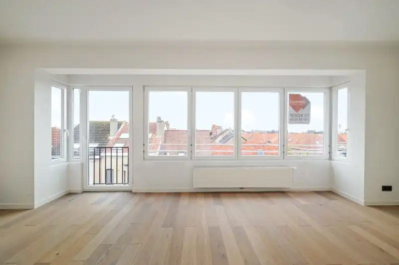 APPARTEMENT MET GARAGE foto 4