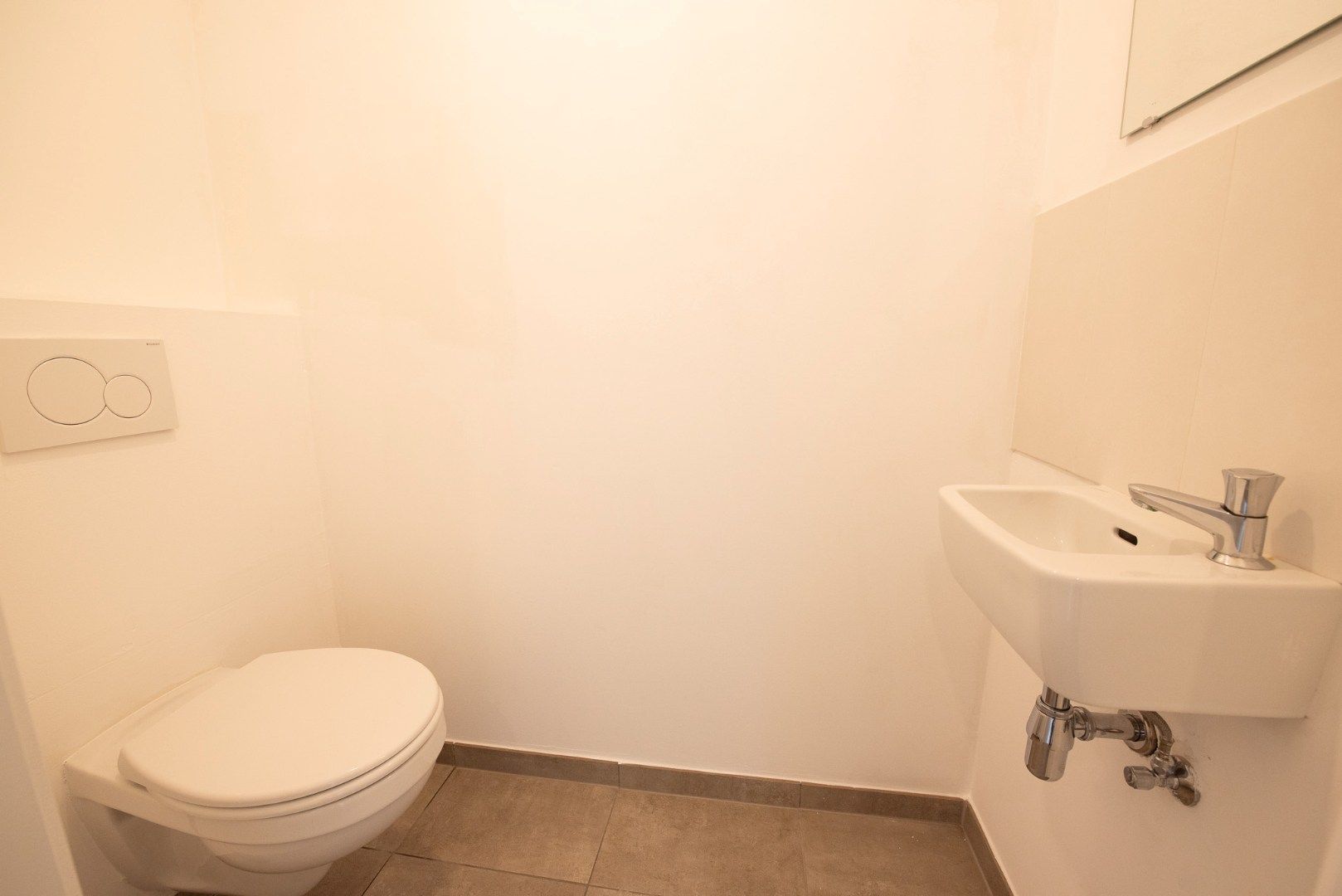 Volledig instapklaar appartement TE HUUR in centrum Waregem!  foto 11