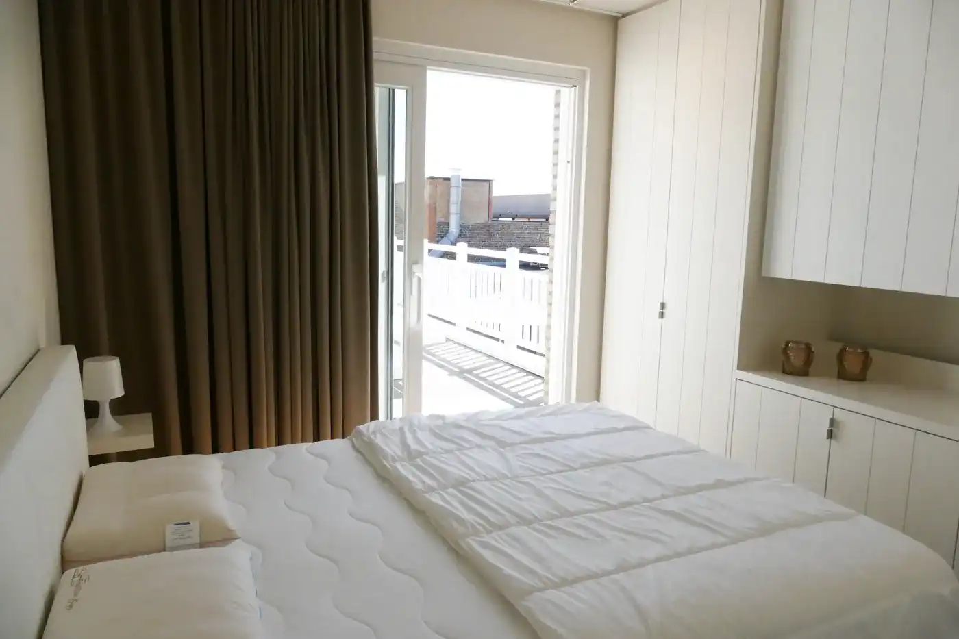 Exclusief duplex penthouse te huur in het Zoute met 2 slaapkamers en een dakterras van 70 m² foto 9