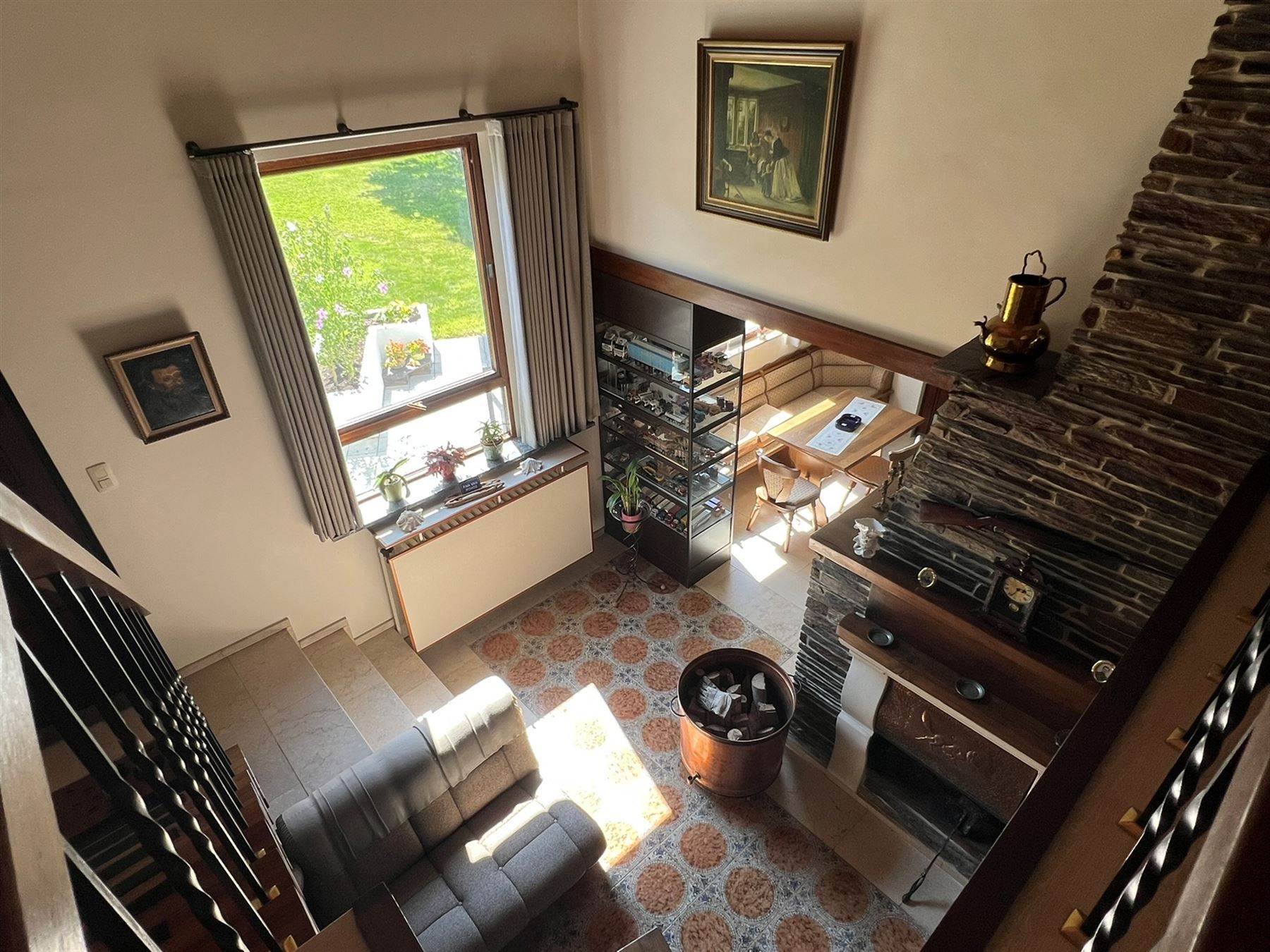 Karaktervolle en ruime villa met prachtige tuin foto 8