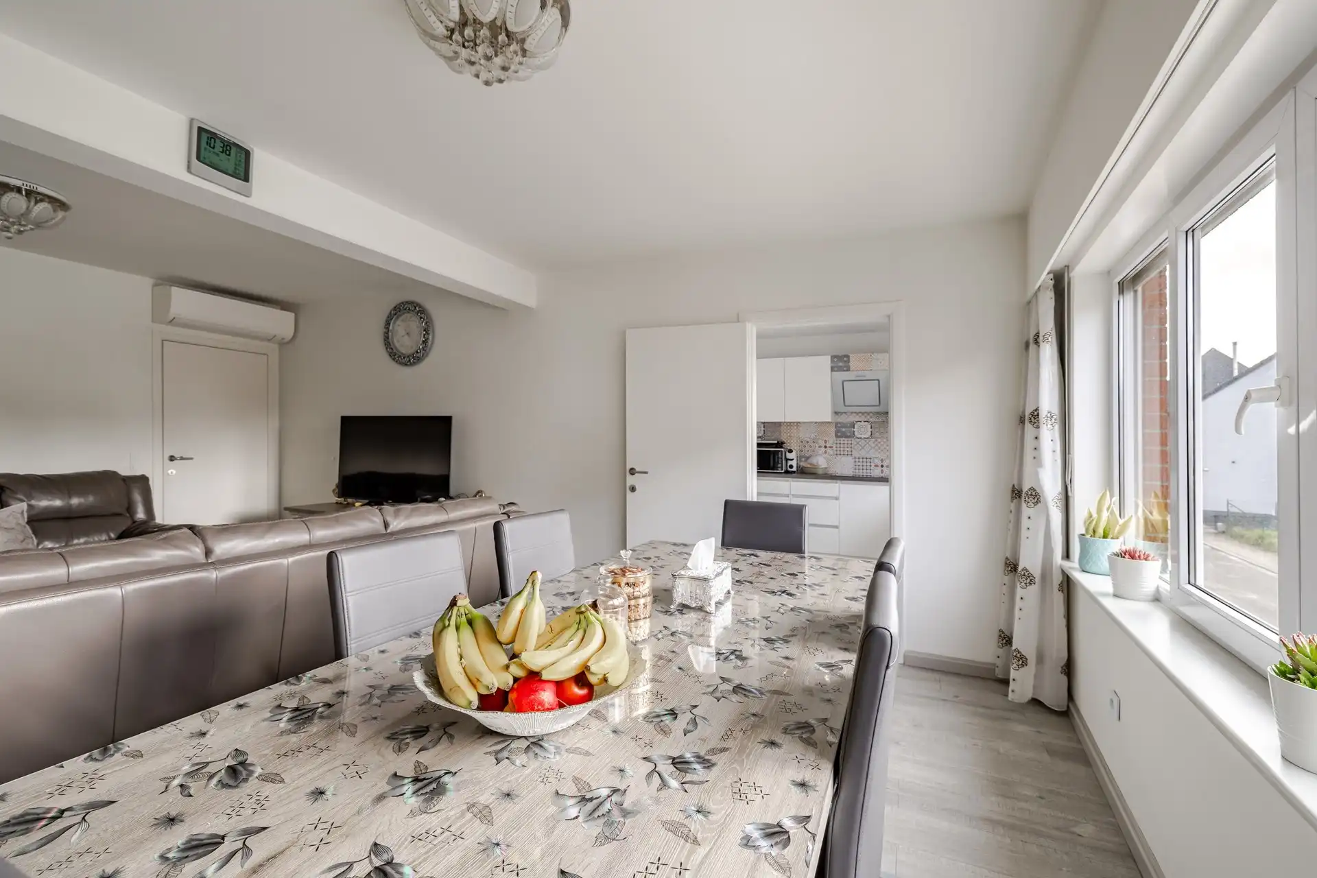 Appartement op de eerste verdieping met drie slaapkamers en garage foto 6
