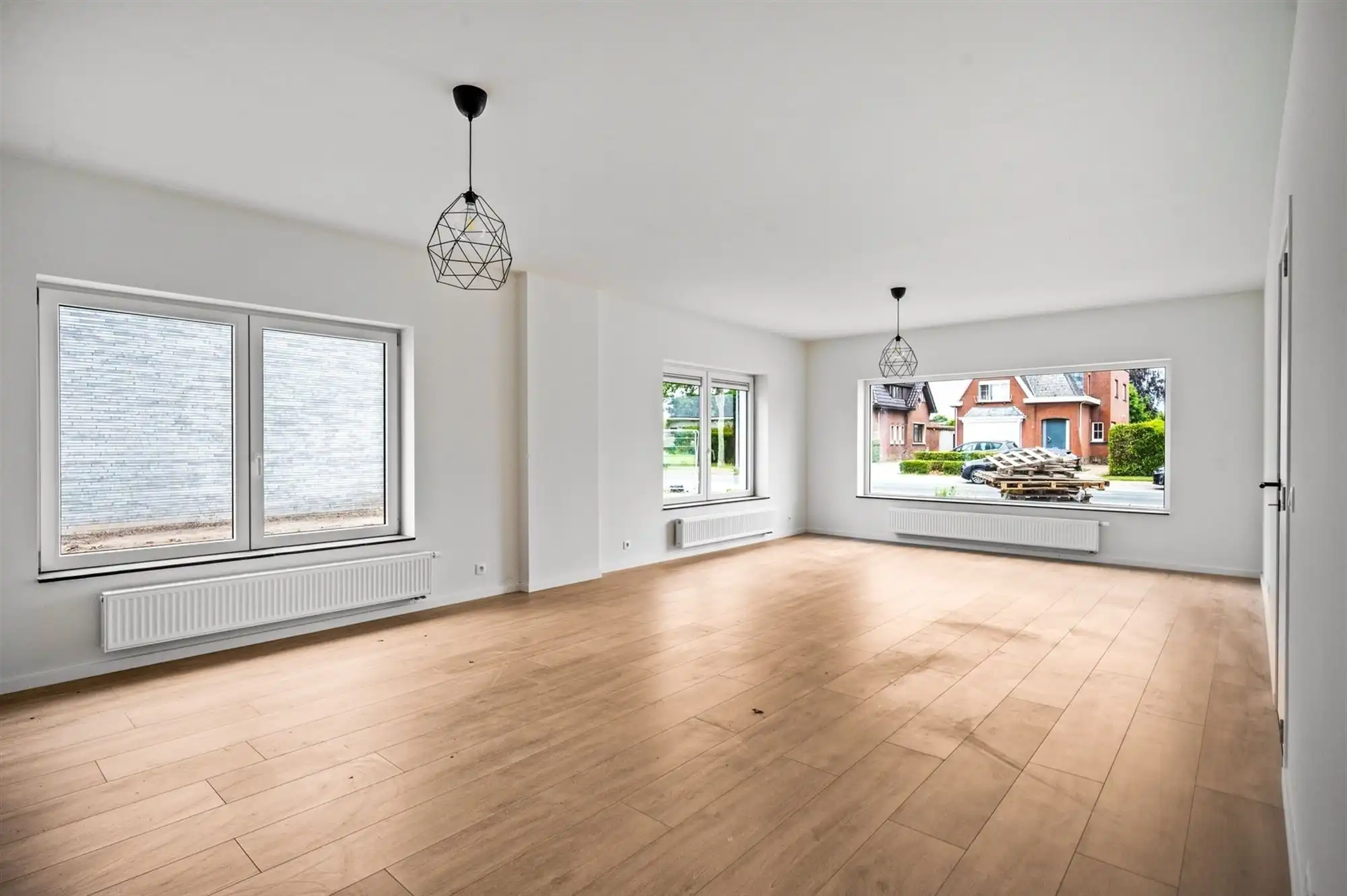 Recent gemoderniseerde, instapklare woning te Putte foto 3