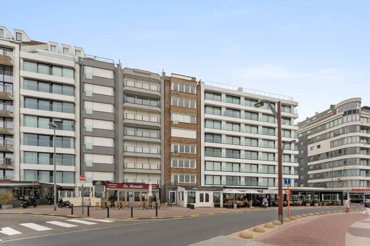 Breed appartement met frontaal zeezicht aan het Rubensplein foto 14