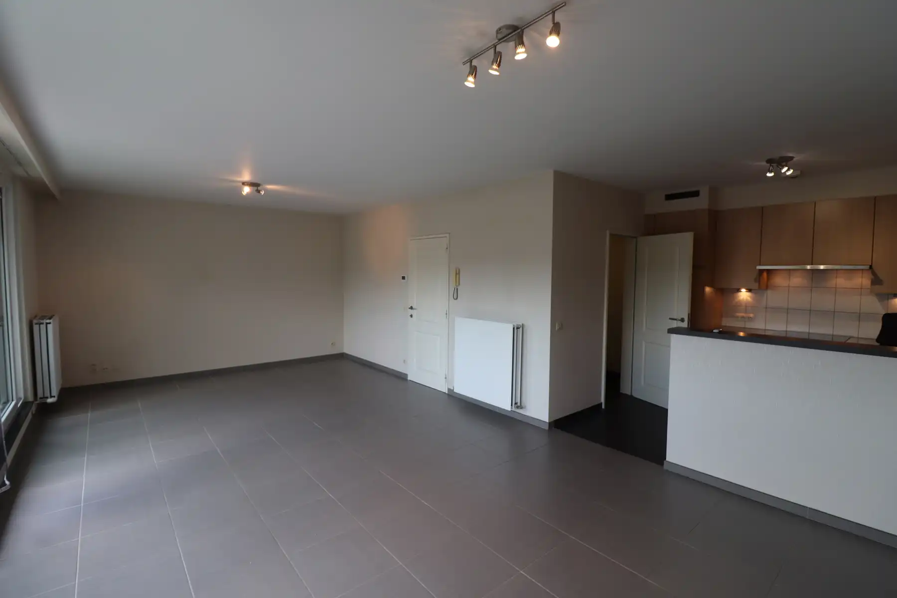 Een appartement op de eerste verdieping - met terras, kelderberging en garage foto 2