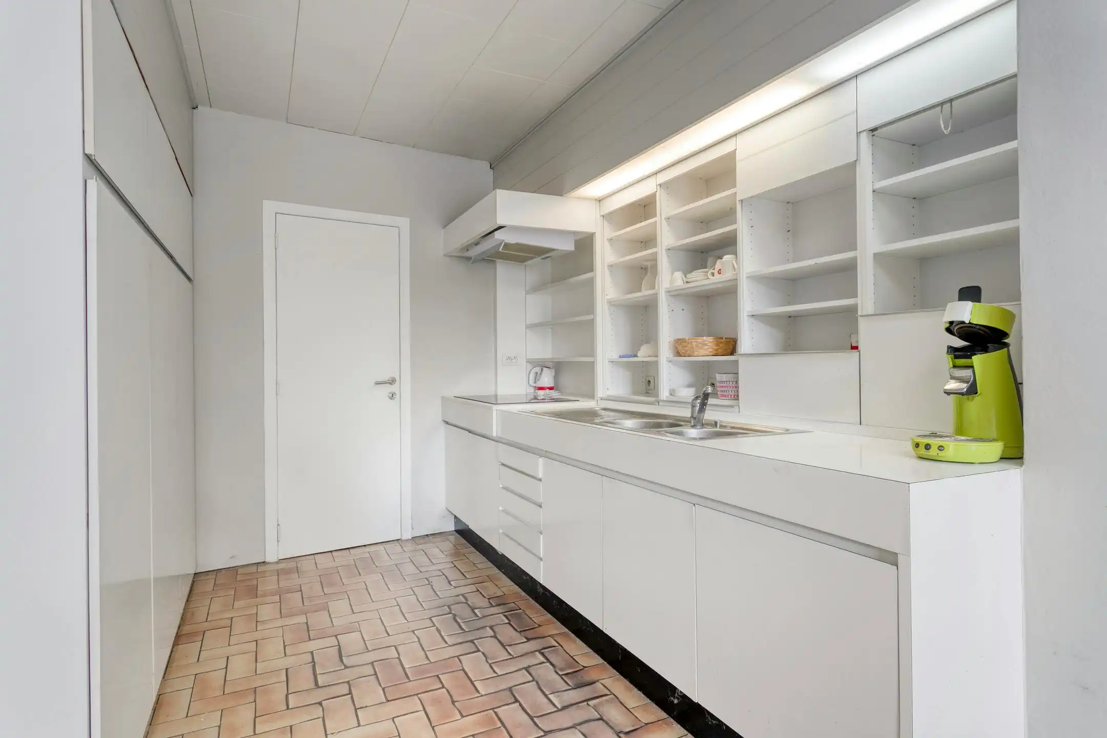 Woning met mogelijkheid tot magazijn te koop in Kuurne! foto 7