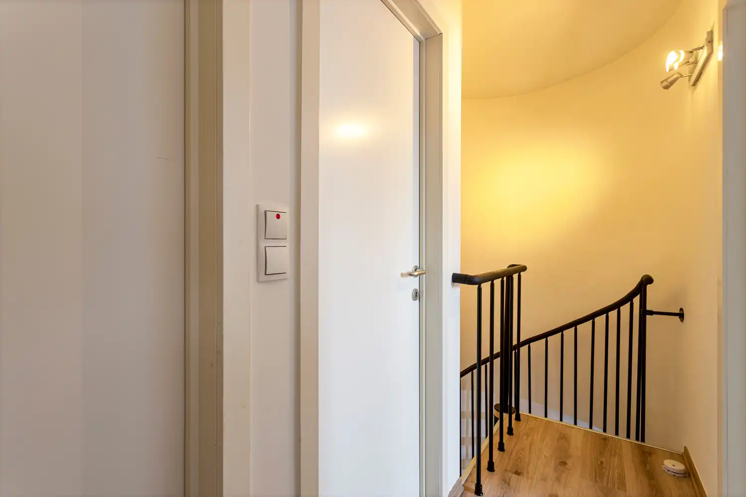 ZEER RUIM DUPLEX APPARTEMENT CENTRUM DIEST MET ZICHT OP PARK! foto 15