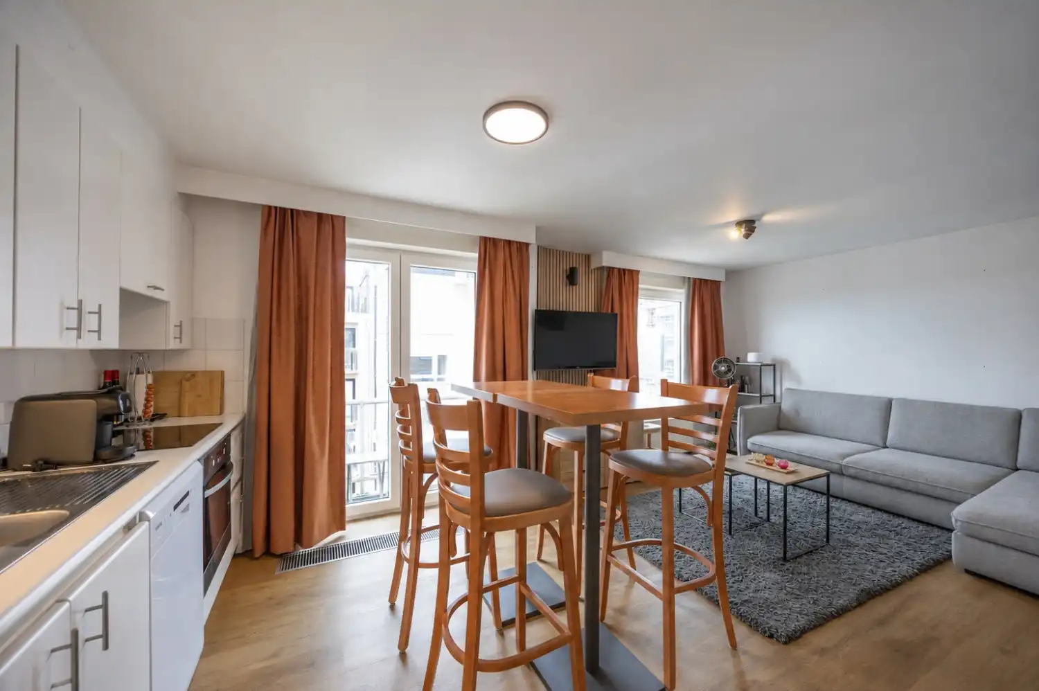 Gerenoveerde studio met zeezicht in hartje Middelkerke foto 6