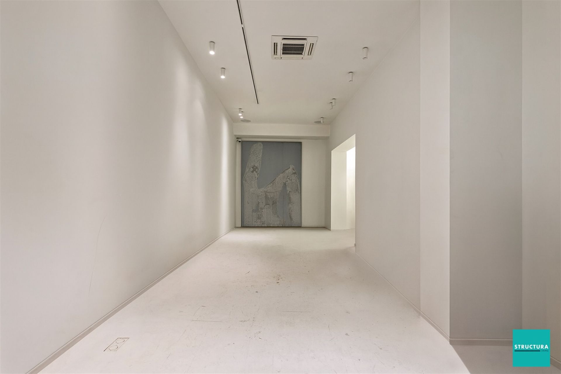 Prachtige unieke verhuring, 2 appartementen en een handelsgelijkvloers te 1000 Brussel. 



 foto 2