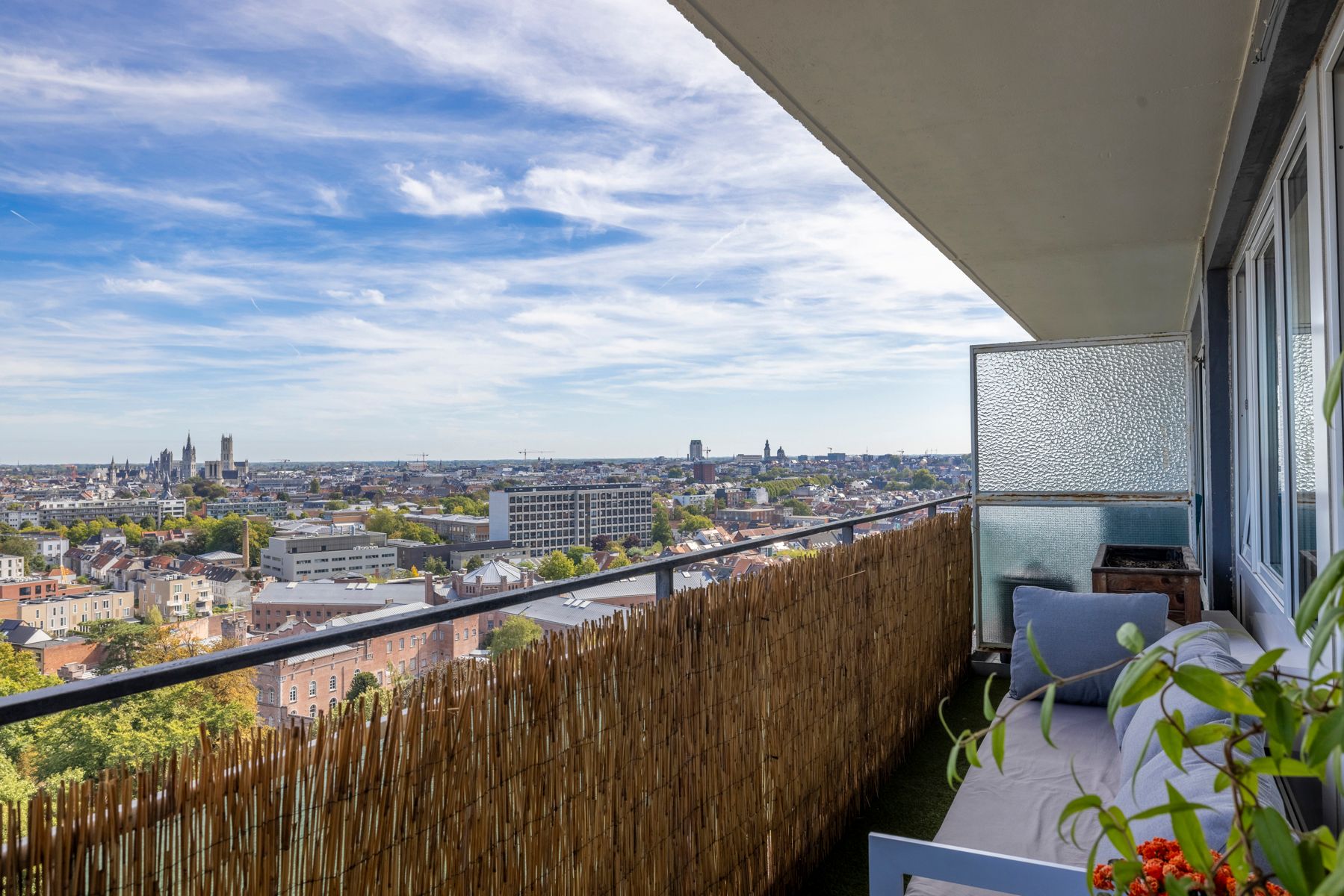 APPARTEMENT MET 2 SLAAPKAMERS EN PRACHTIG UITZICHT TE KOOP foto 16