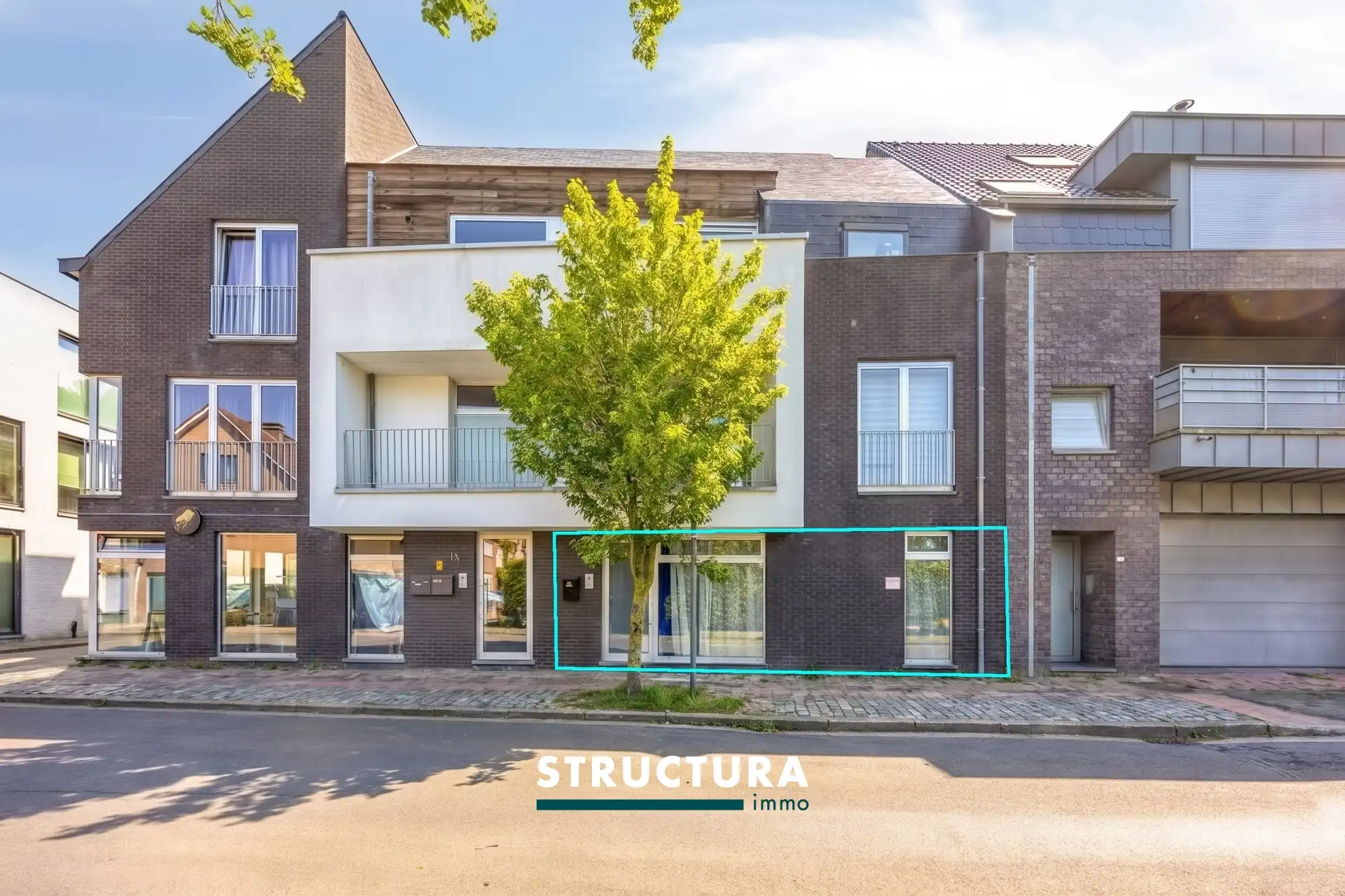 Kantoor/handelszaak in het centrum van Meise foto {{pictureIndex}}