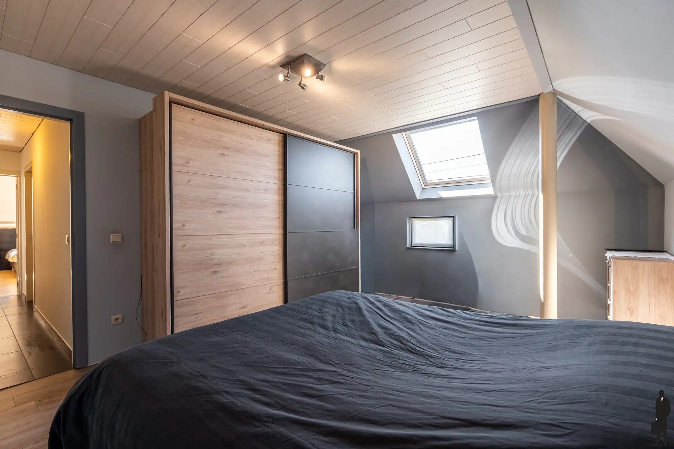 Unieke, ruime architectenvilla met riante kelder en werkbox foto 18