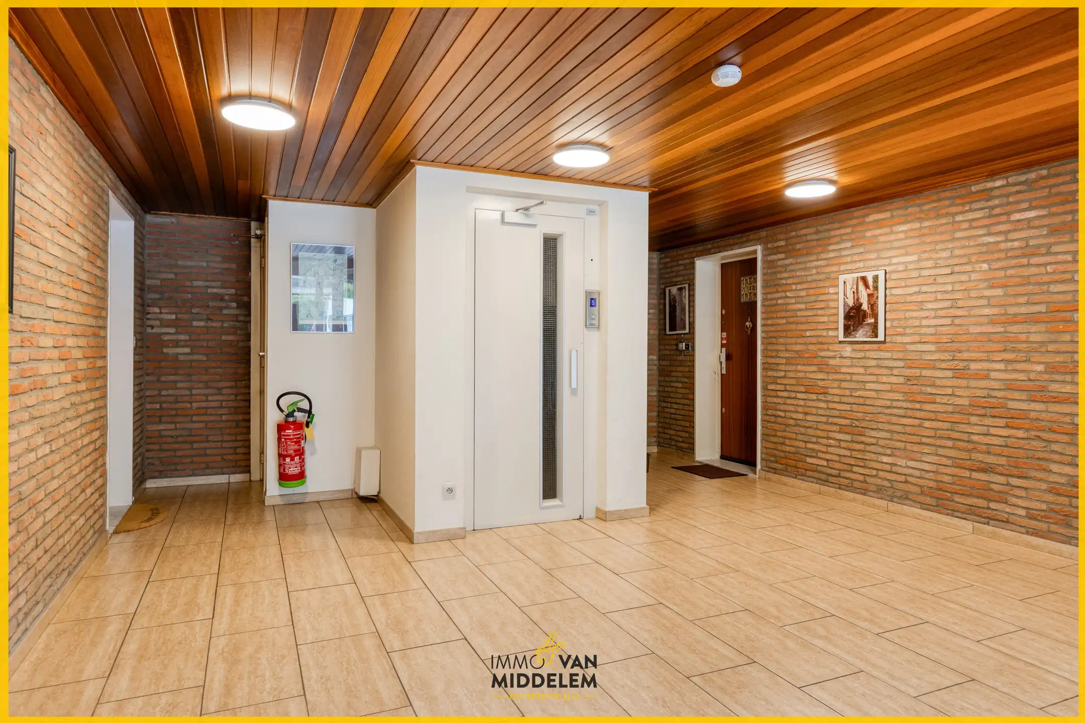 GELIJKVLOERS APPARTEMENT MET 2 KAMERS, TUIN EN GARAGE foto 19