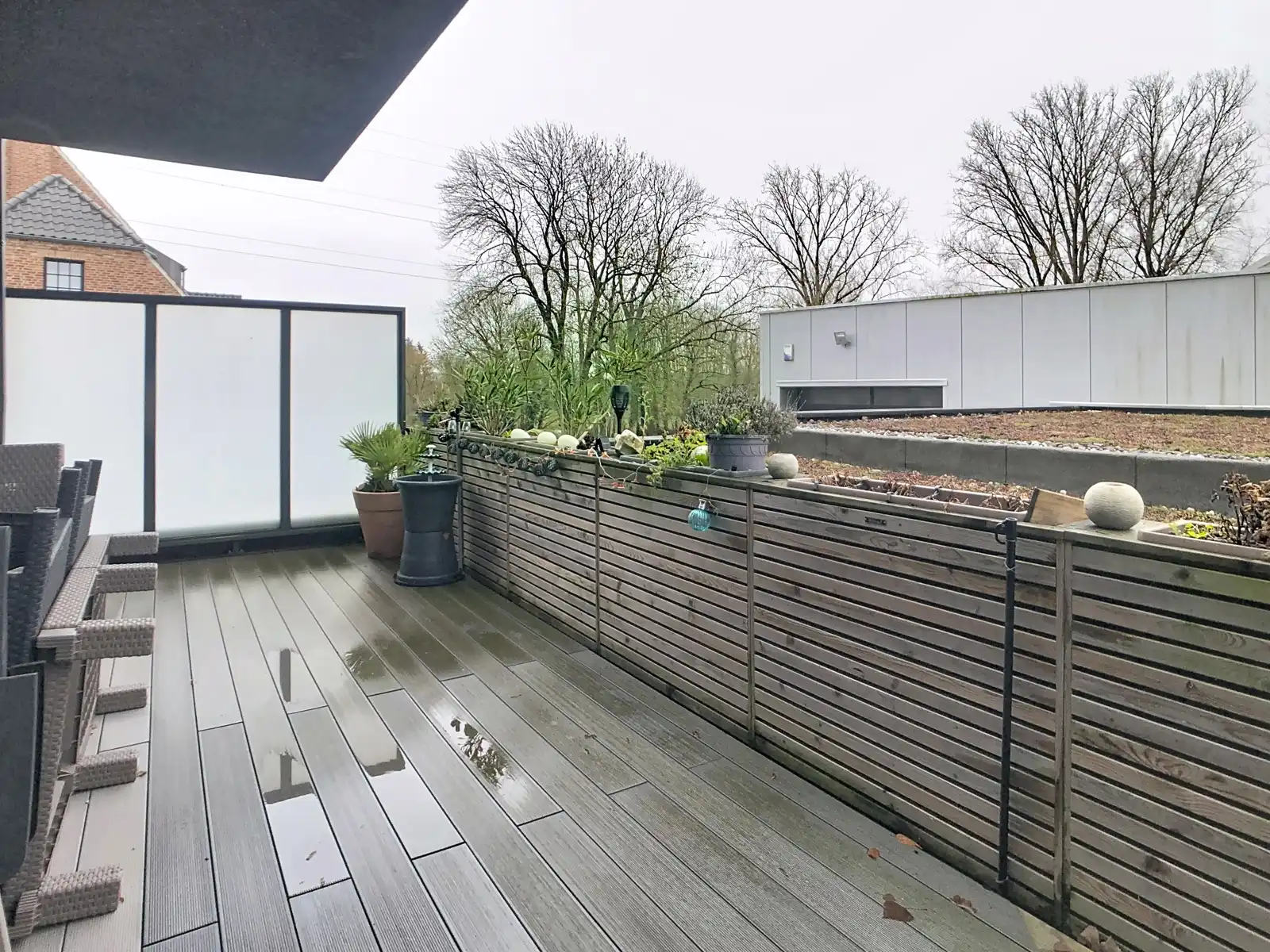 Gelijkvloers appartement met 2 slkrs, terras en staanplaats foto 17