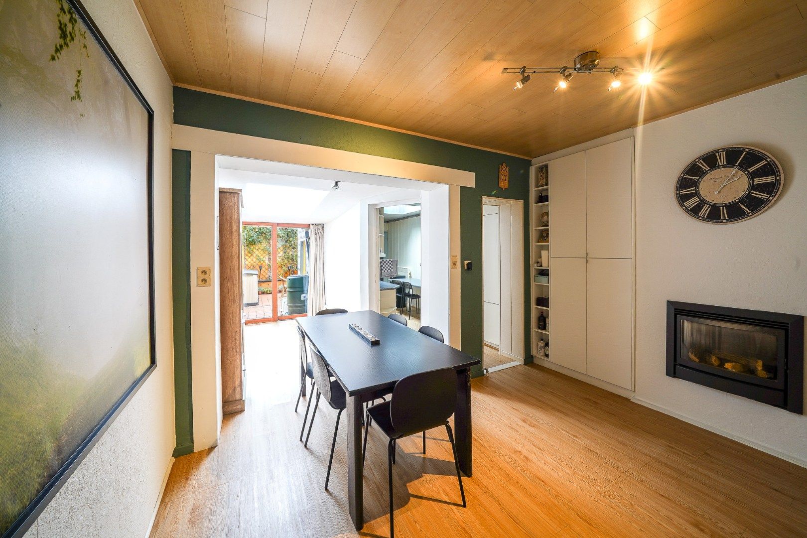 Gesloten woning met 2 slaapkamers en gezellige stadstuin foto 4