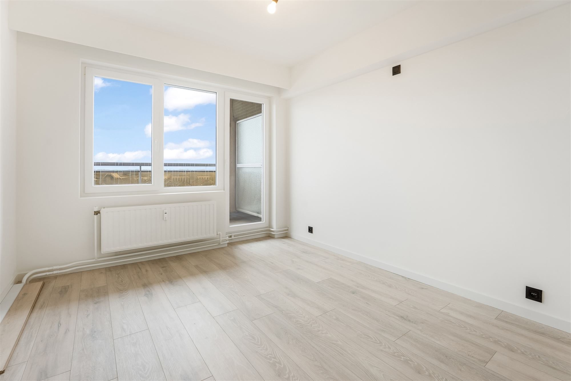 INSTAPKLAAR EN VERNIEUWD 1 SLAAPKAMER APPARTEMENT OP WANDELAFSTAND VAN HET CENTRUM foto 7
