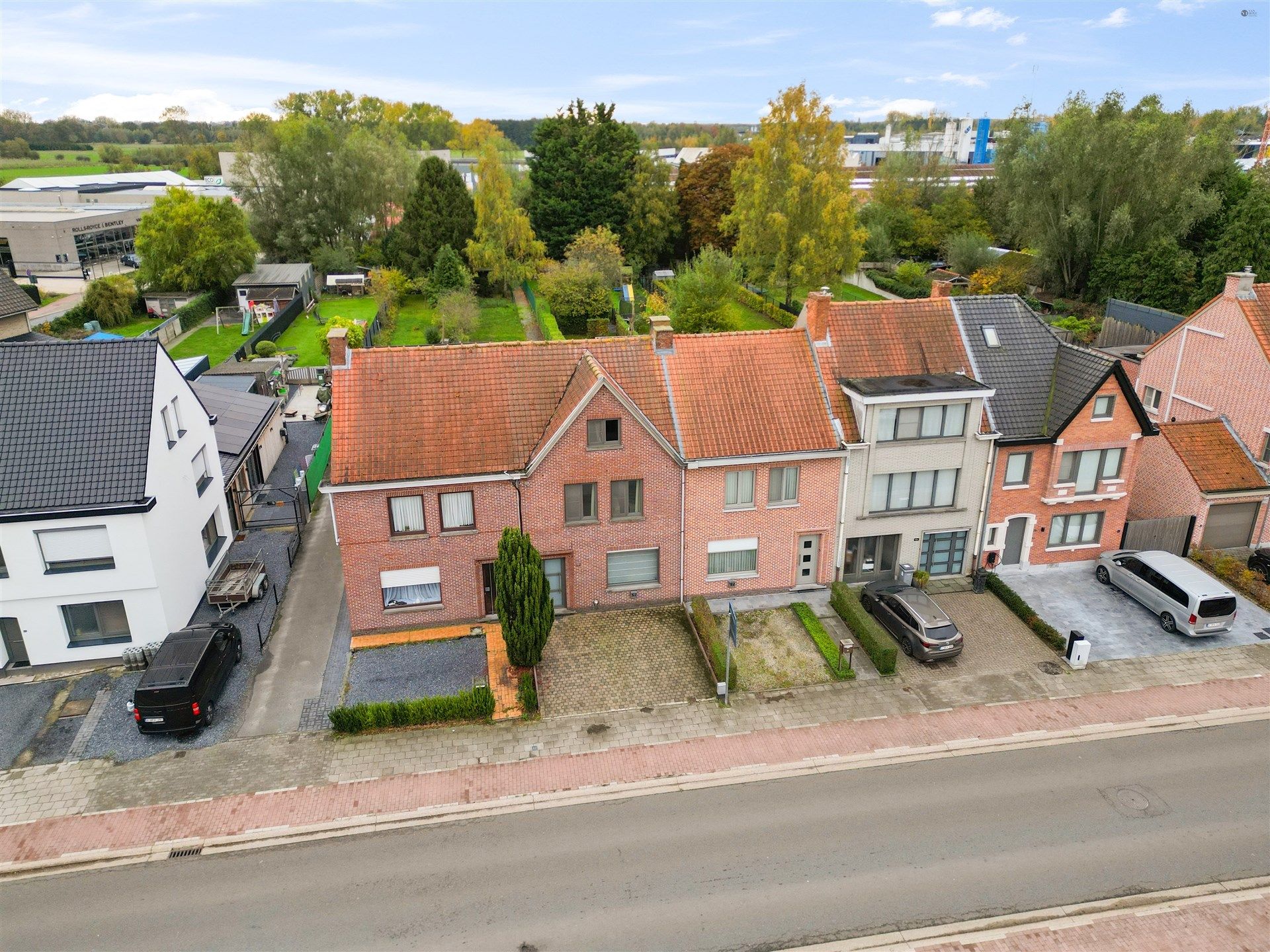 Rijwoning nabij centrum Stekene foto 2