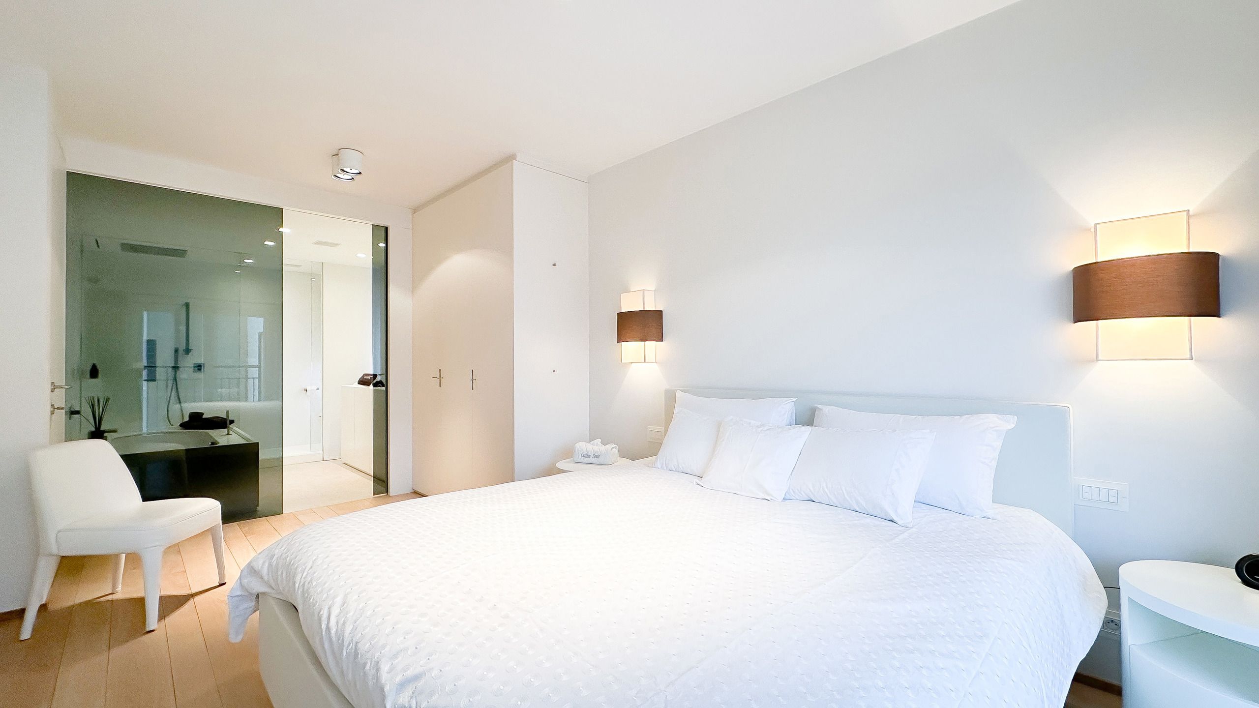 Uitzonderlijk appartement in de iconische residentie Carlton foto 22