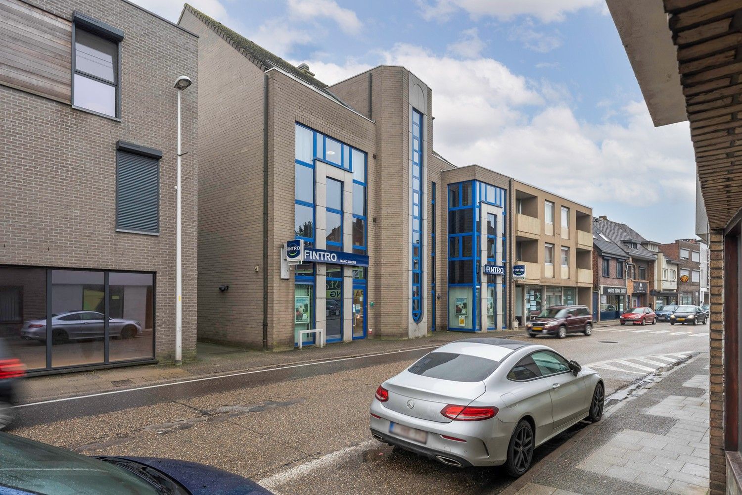 Mooi appartement te koop van 96 m² met 2 slaapkamers in het centrum van Neerpelt. foto 1