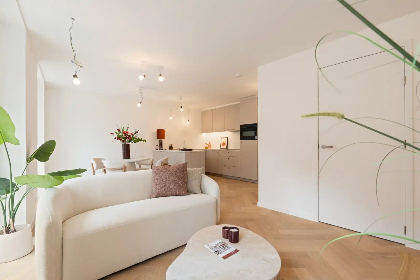 Karakter-appartement in Oostende – comfortabel wonen met privatieve lift en terras nabij Achturenplein foto 2