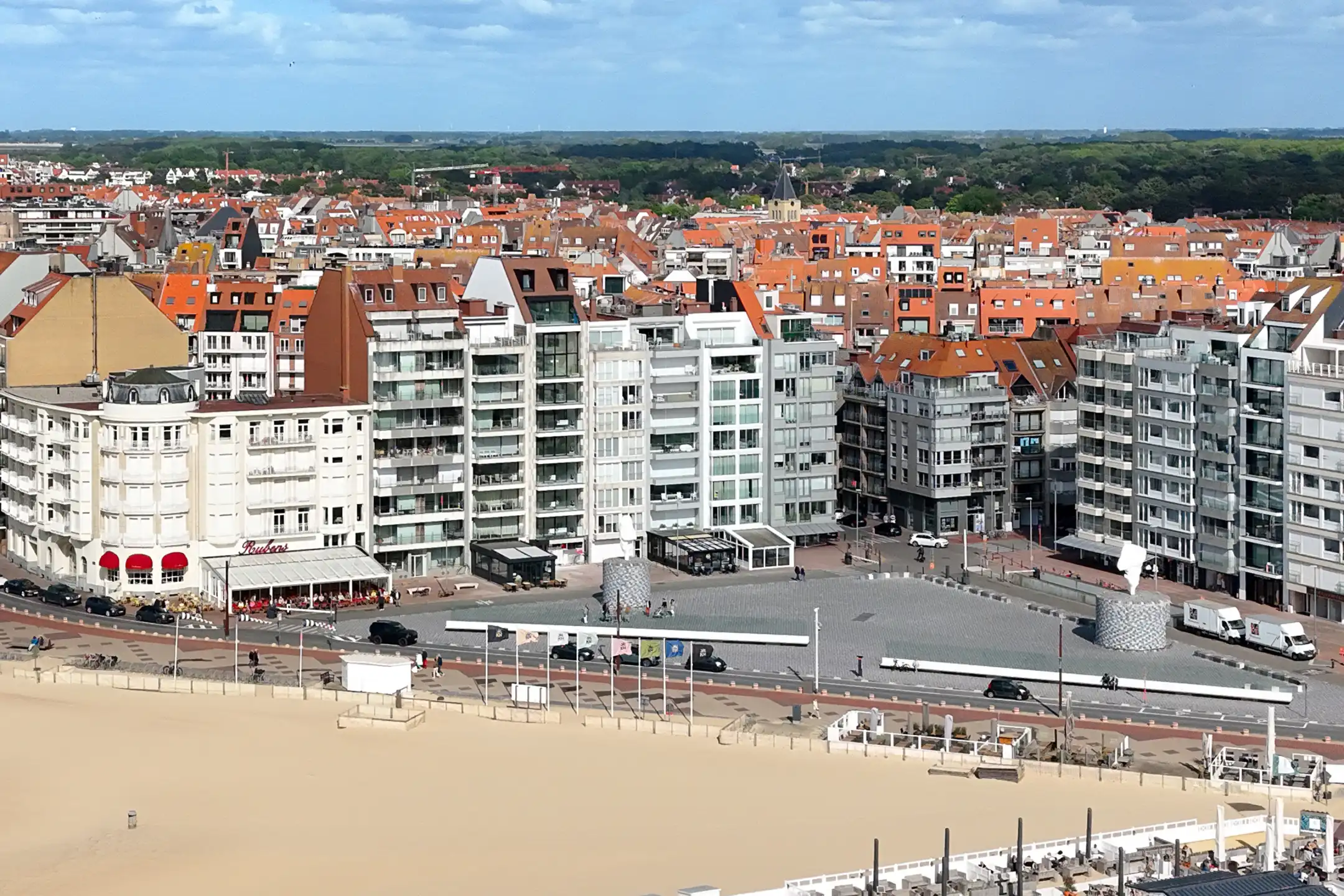 Uitzonderlijk penthouse met frontaal zeezicht, gelegen aan de zonnige zijde van het Rubensplein. foto 8
